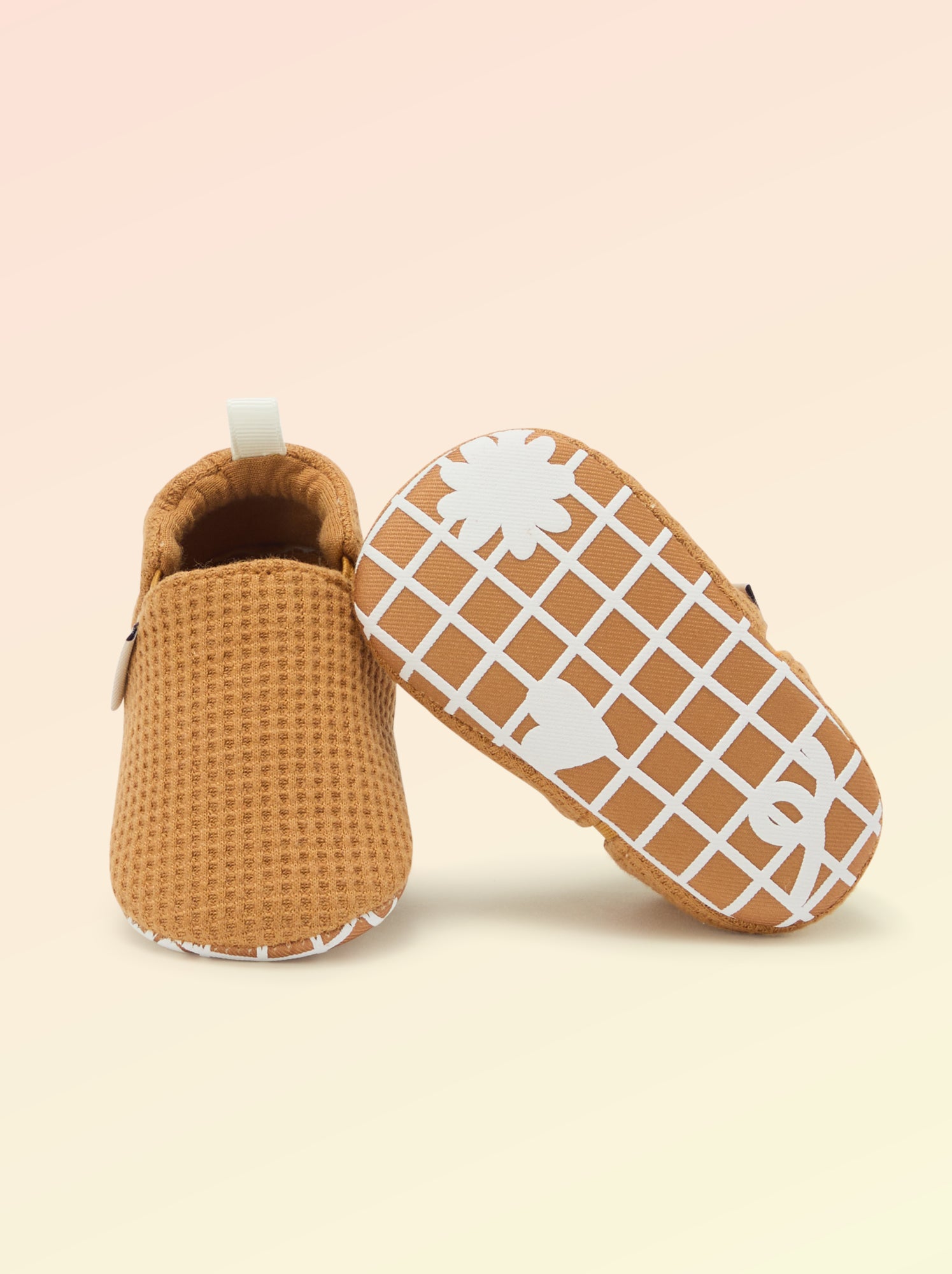 Chaussons souples avec élastiques motricité 1 - Kitchoun - Jaune
