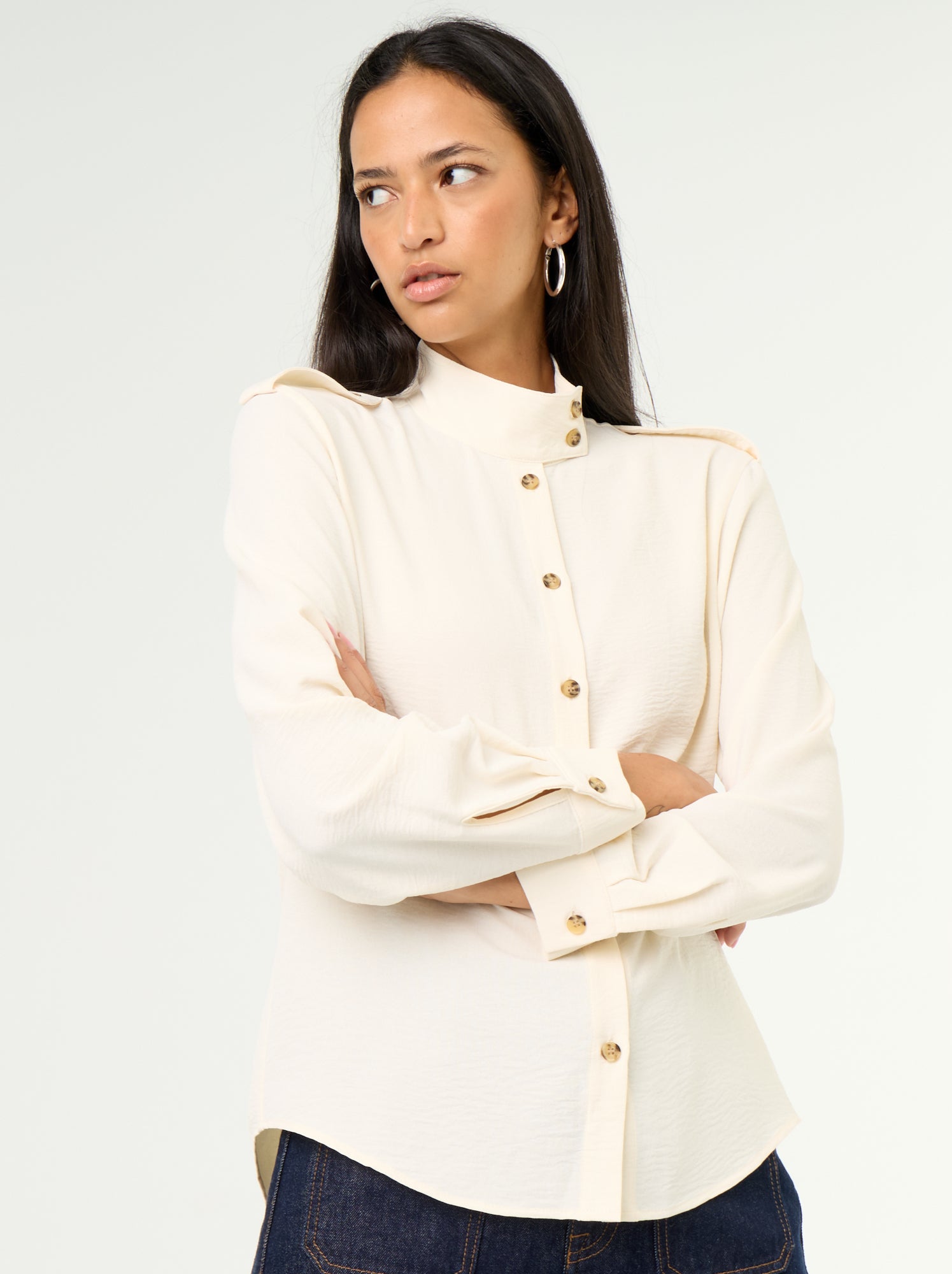 Chemise à col haut et empiècements épaules - Blanc