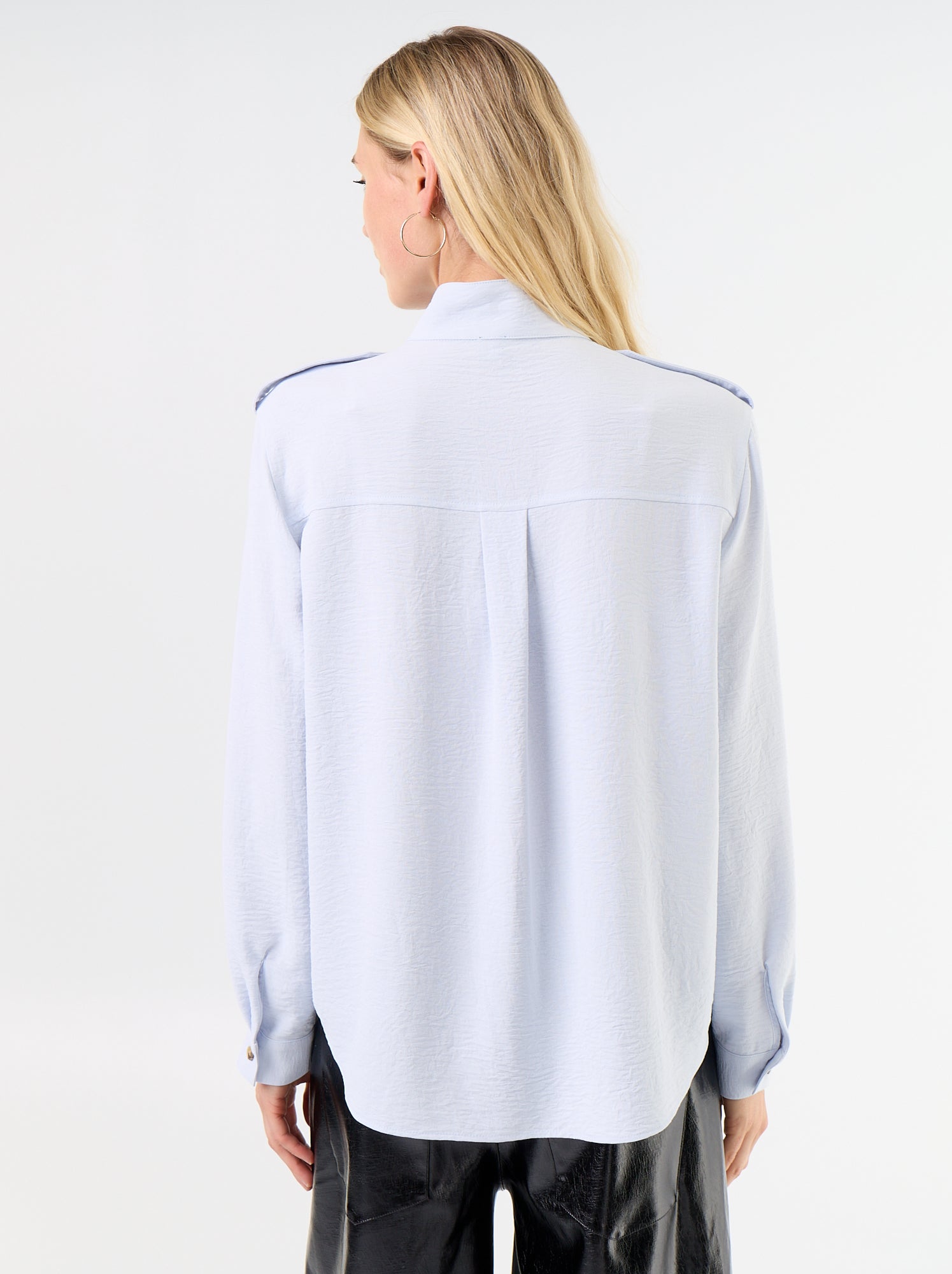 Chemise à col haut et empiècements épaules - Bleu