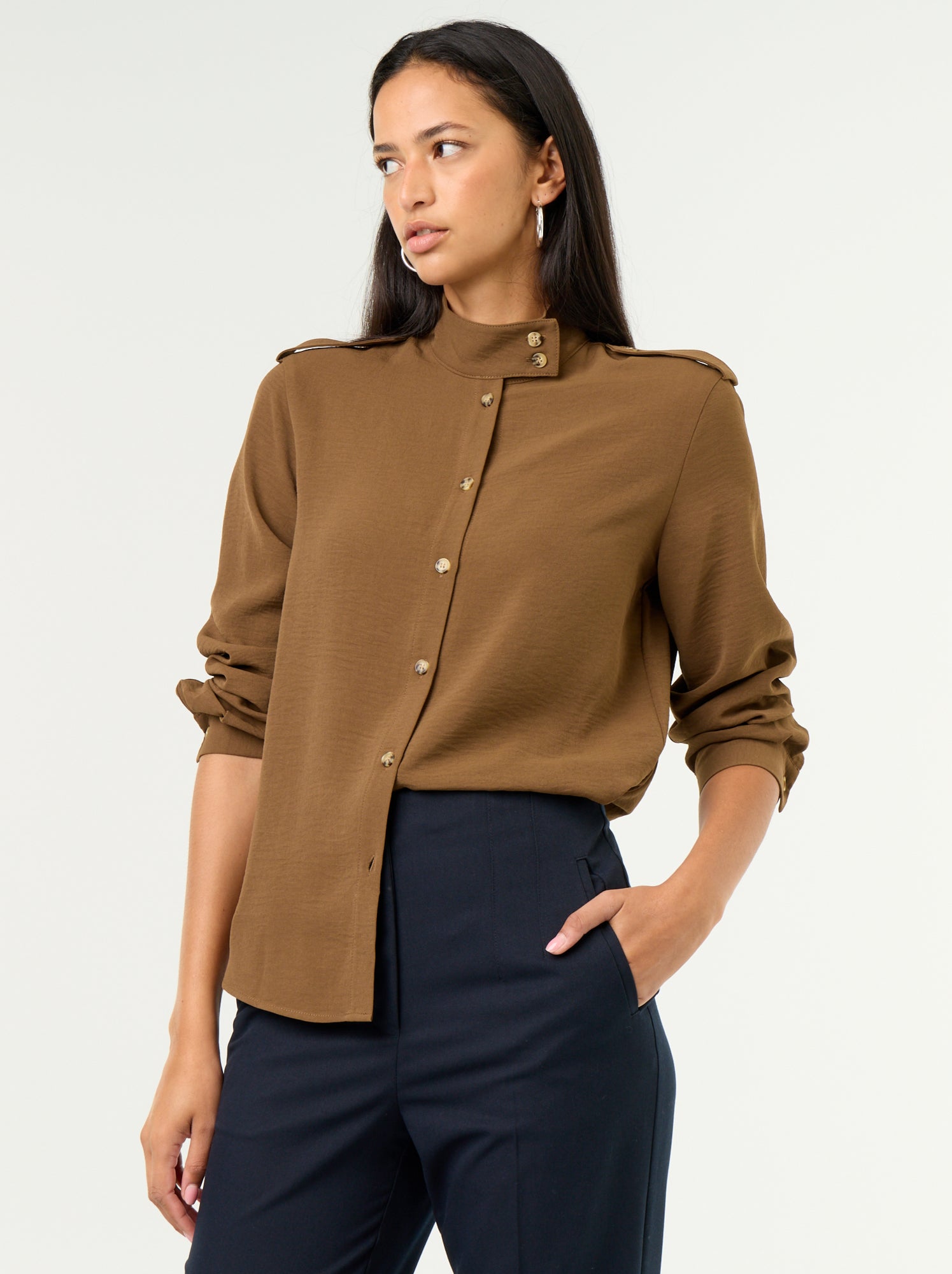 Chemise à col haut et empiècements épaules - Marron