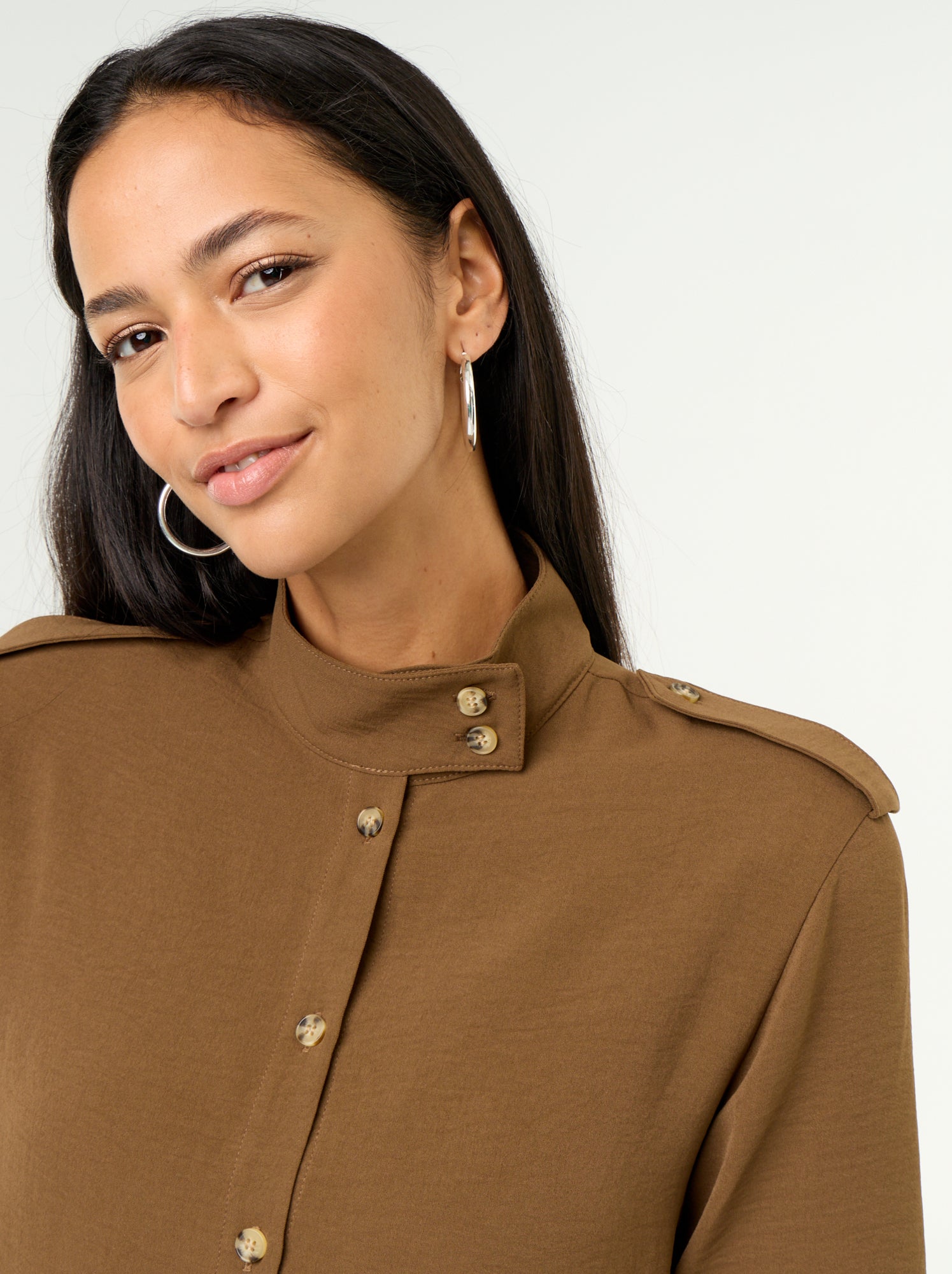 Chemise à col haut et empiècements épaules - Marron