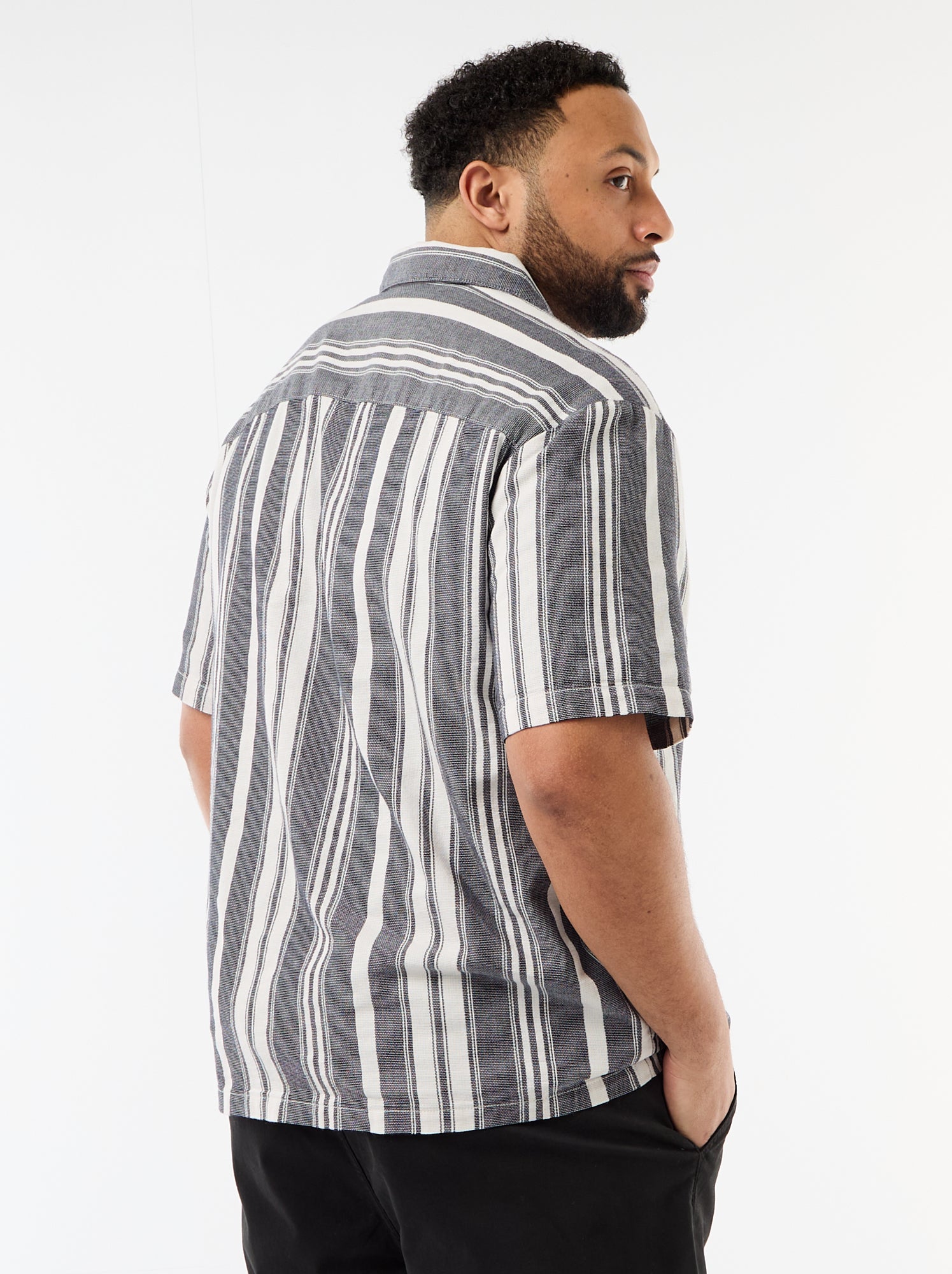 Chemise à manches courtes à rayures - Noir