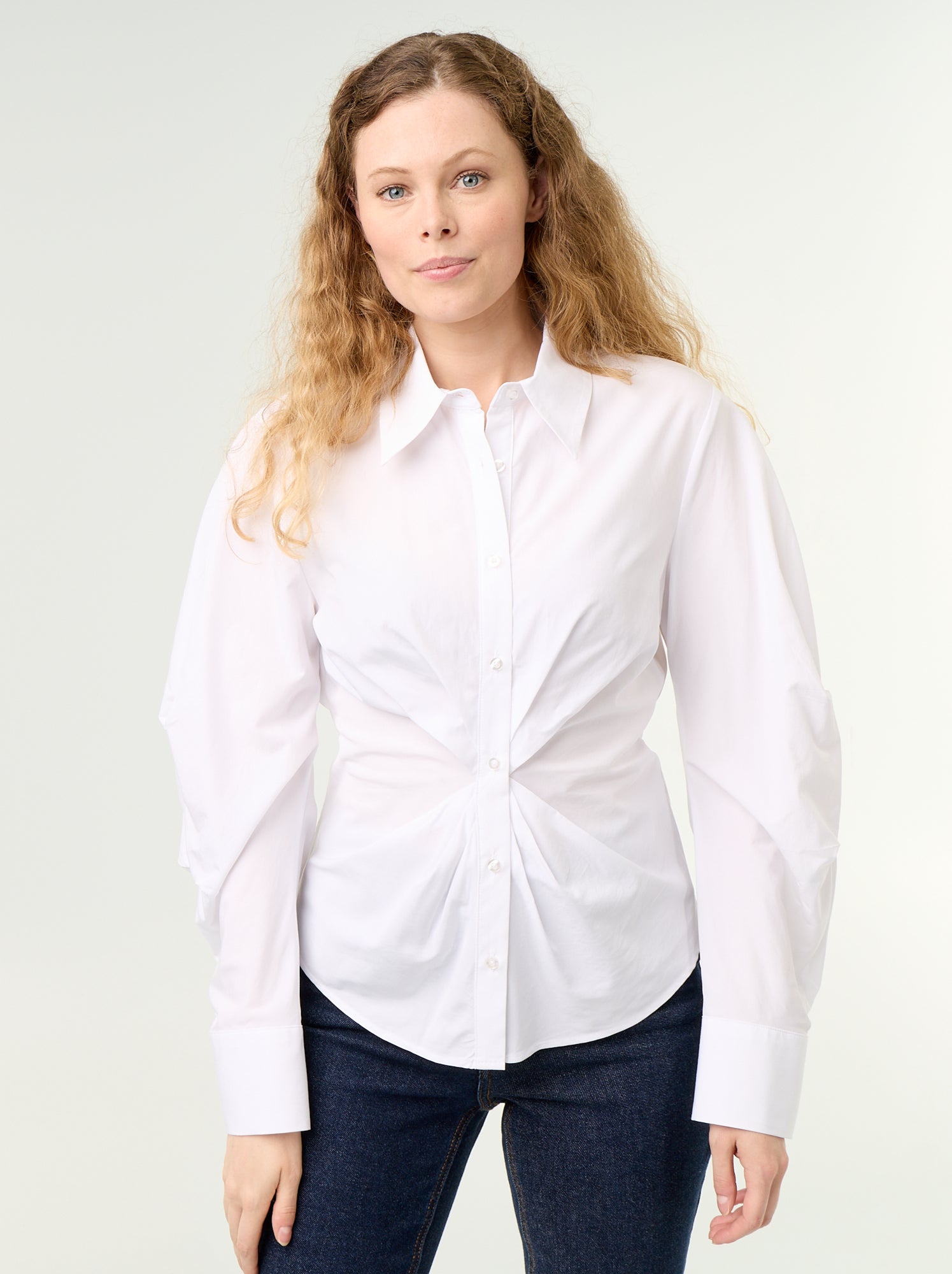 Chemise avec coupe fantaisie ajustée à l'avant - Blanc