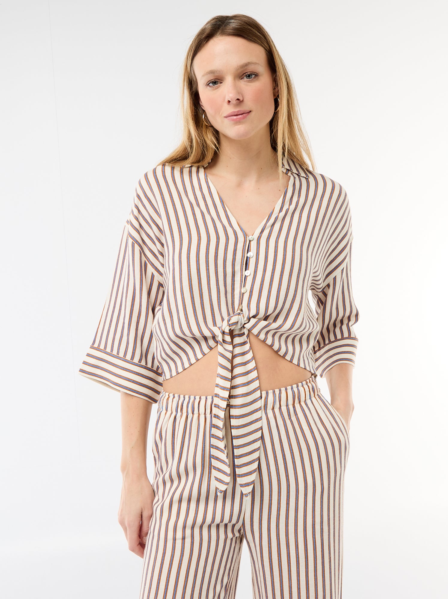 Chemise courte oversize nouée - Beige