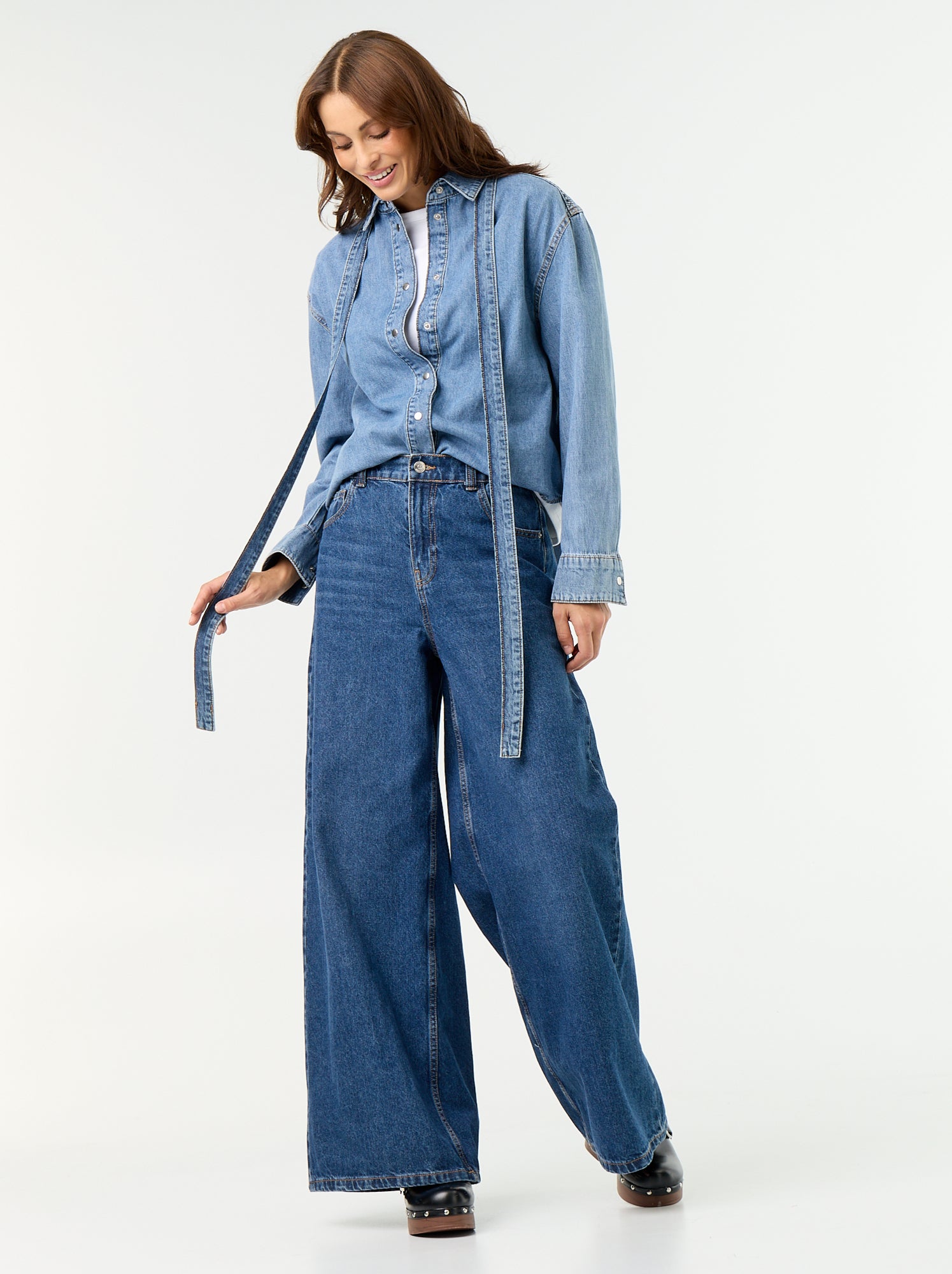 Chemise en denim avec col lavallière - Bleu (GJM18_2)