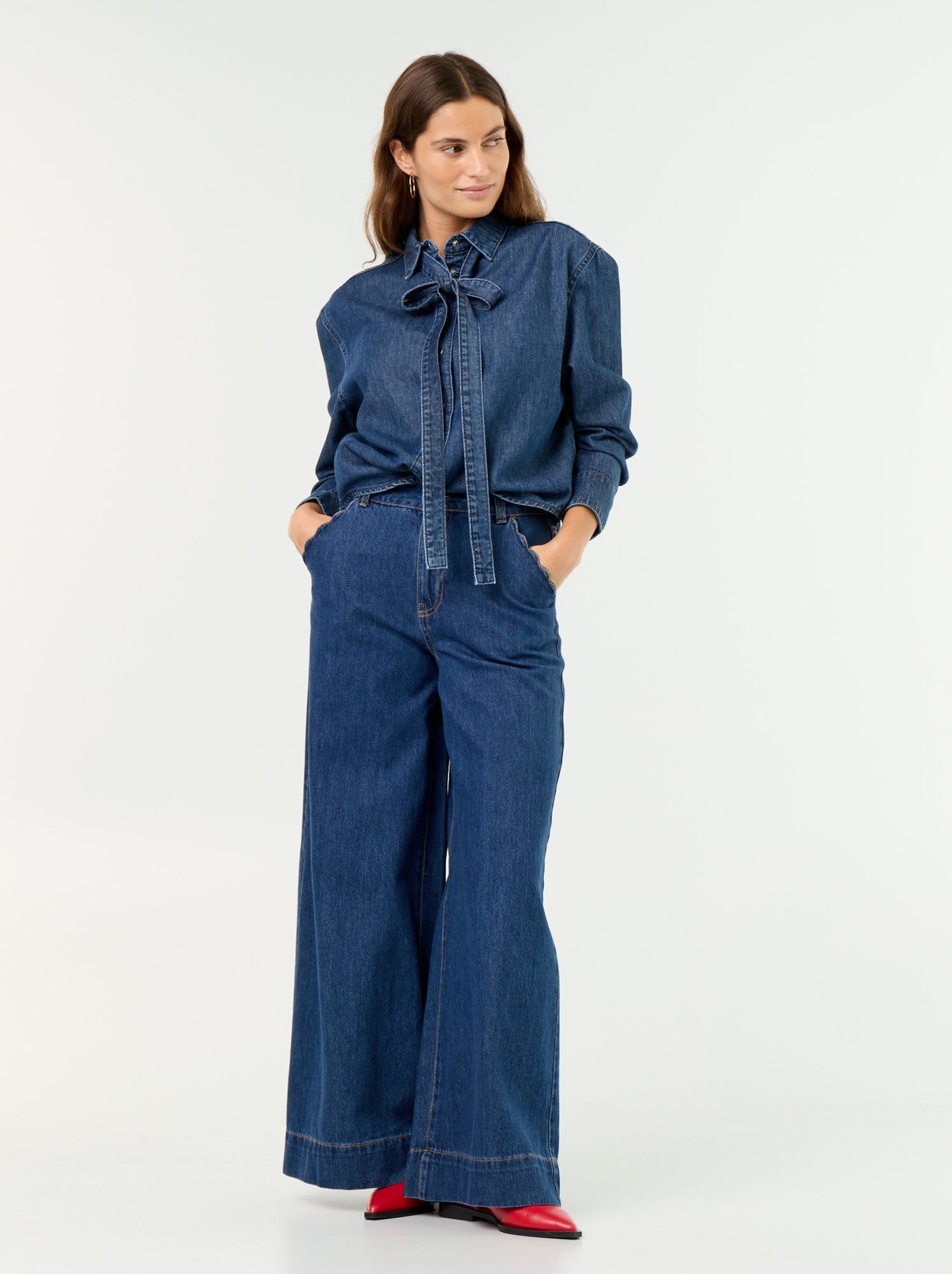 Chemise en denim avec col lavallière - Bleu (GJM18_4)