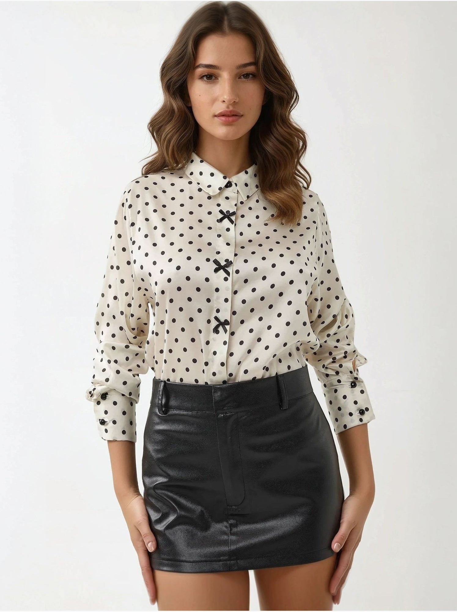 Chemise en satin à pois et boutons - Multicolore