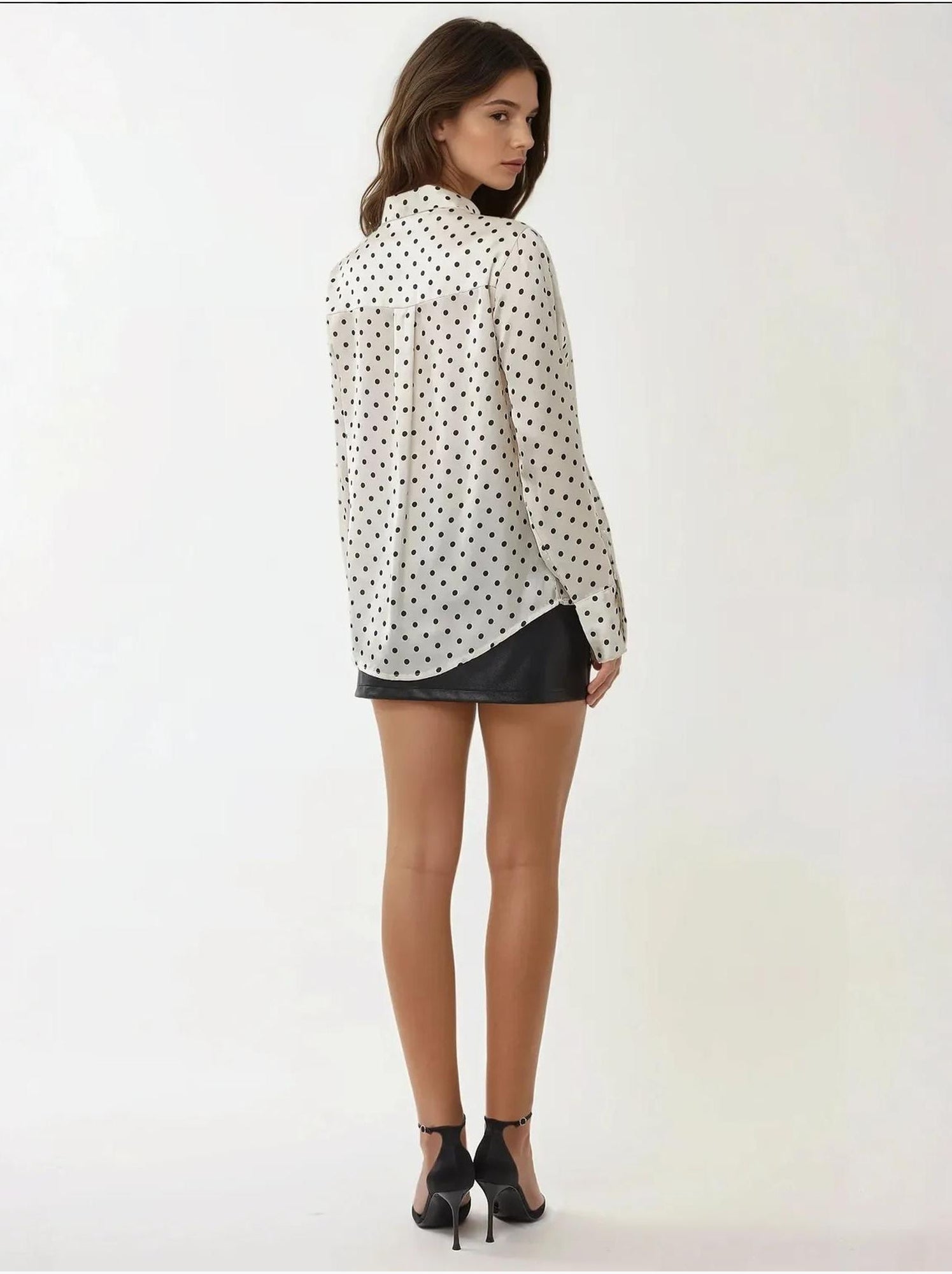 Chemise en satin à pois et boutons - Multicolore