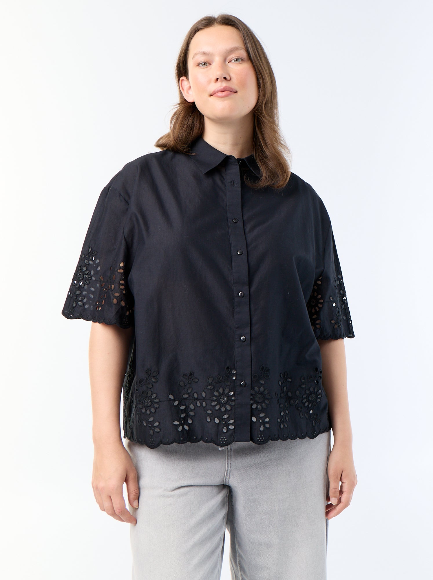 Chemise manches courtes avec broderie ajourée - Noir