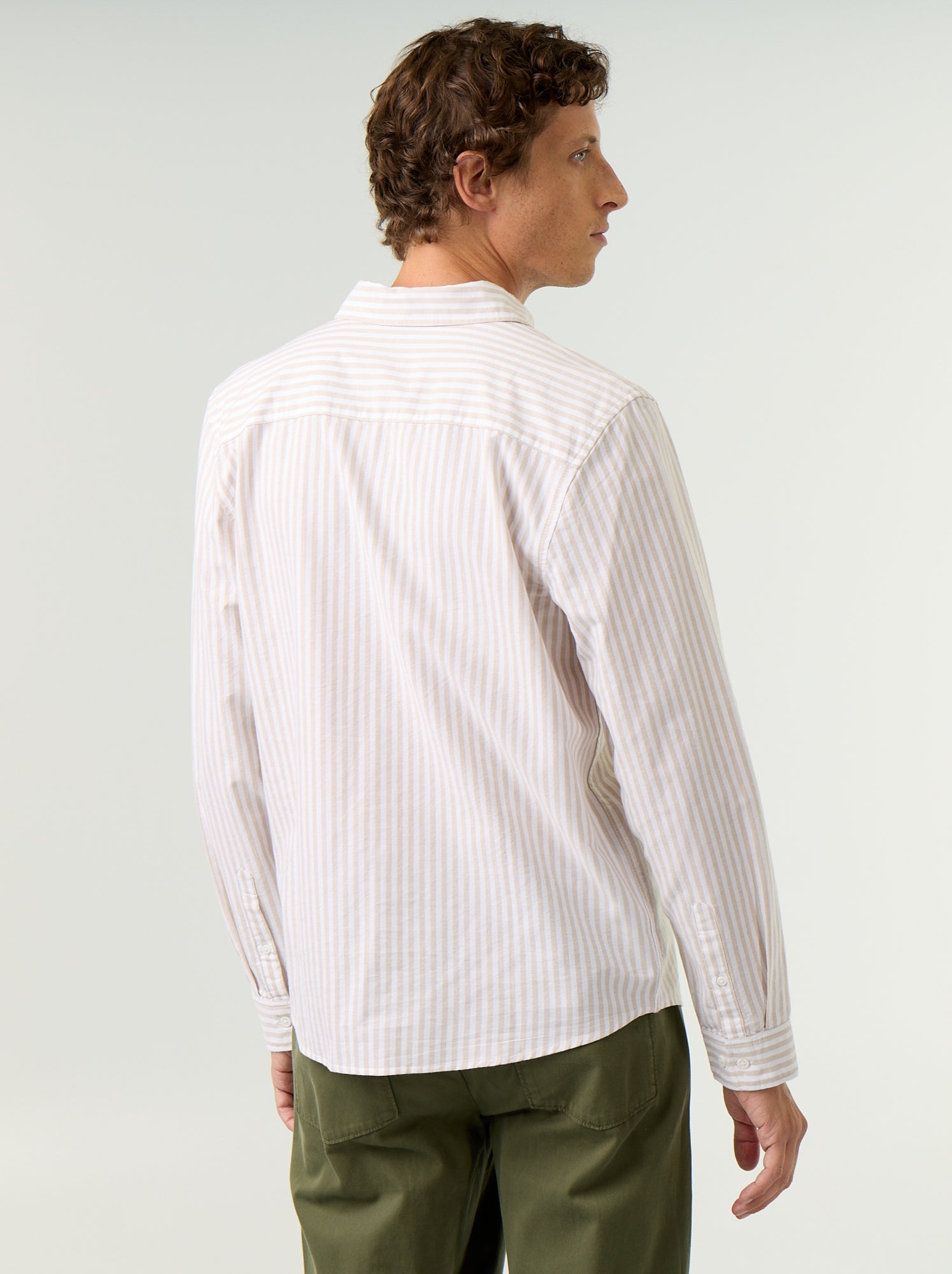 Chemise rayée avec col boutonné - Beige