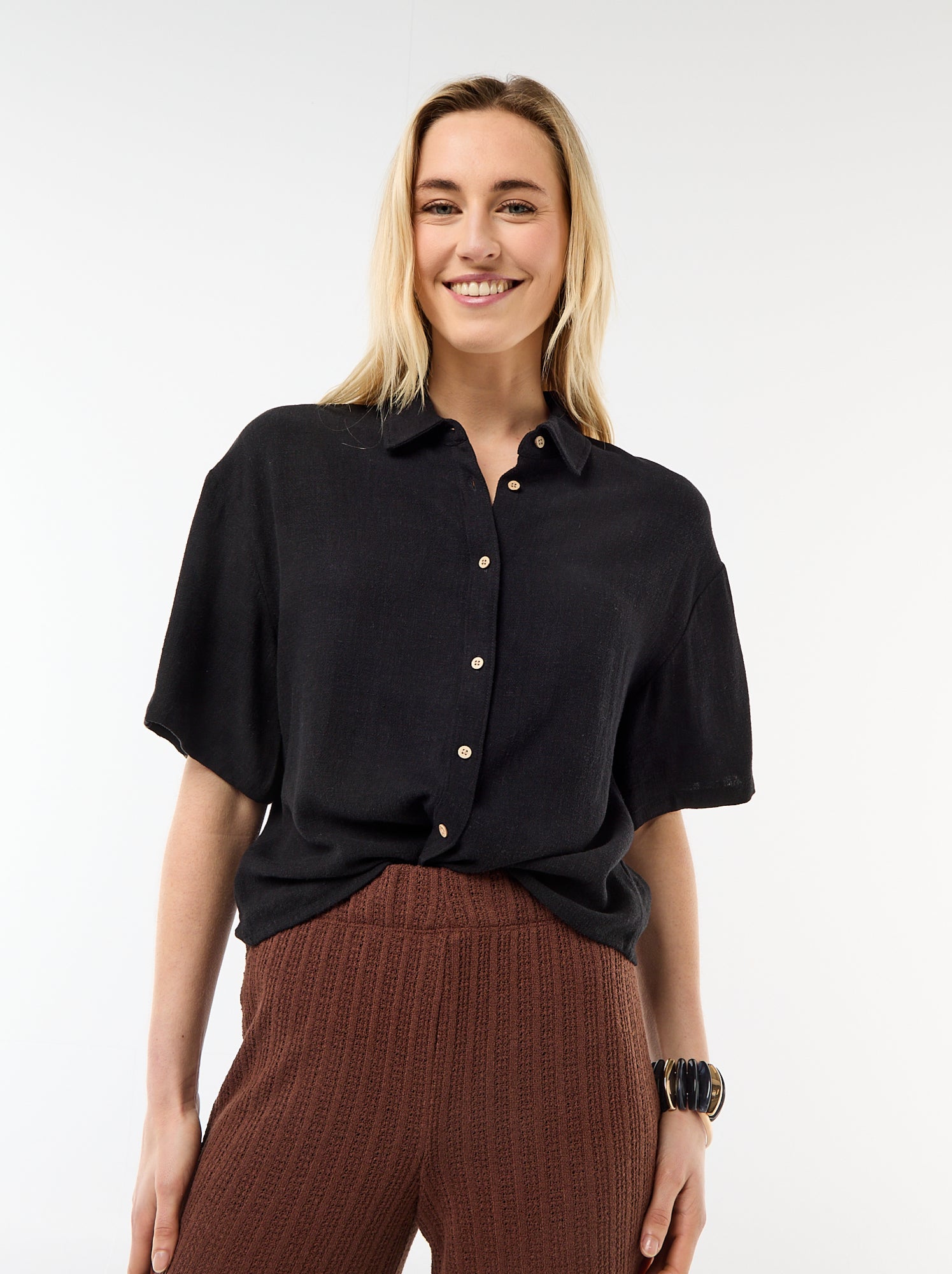 Chemise unie à manches courtes - Noir