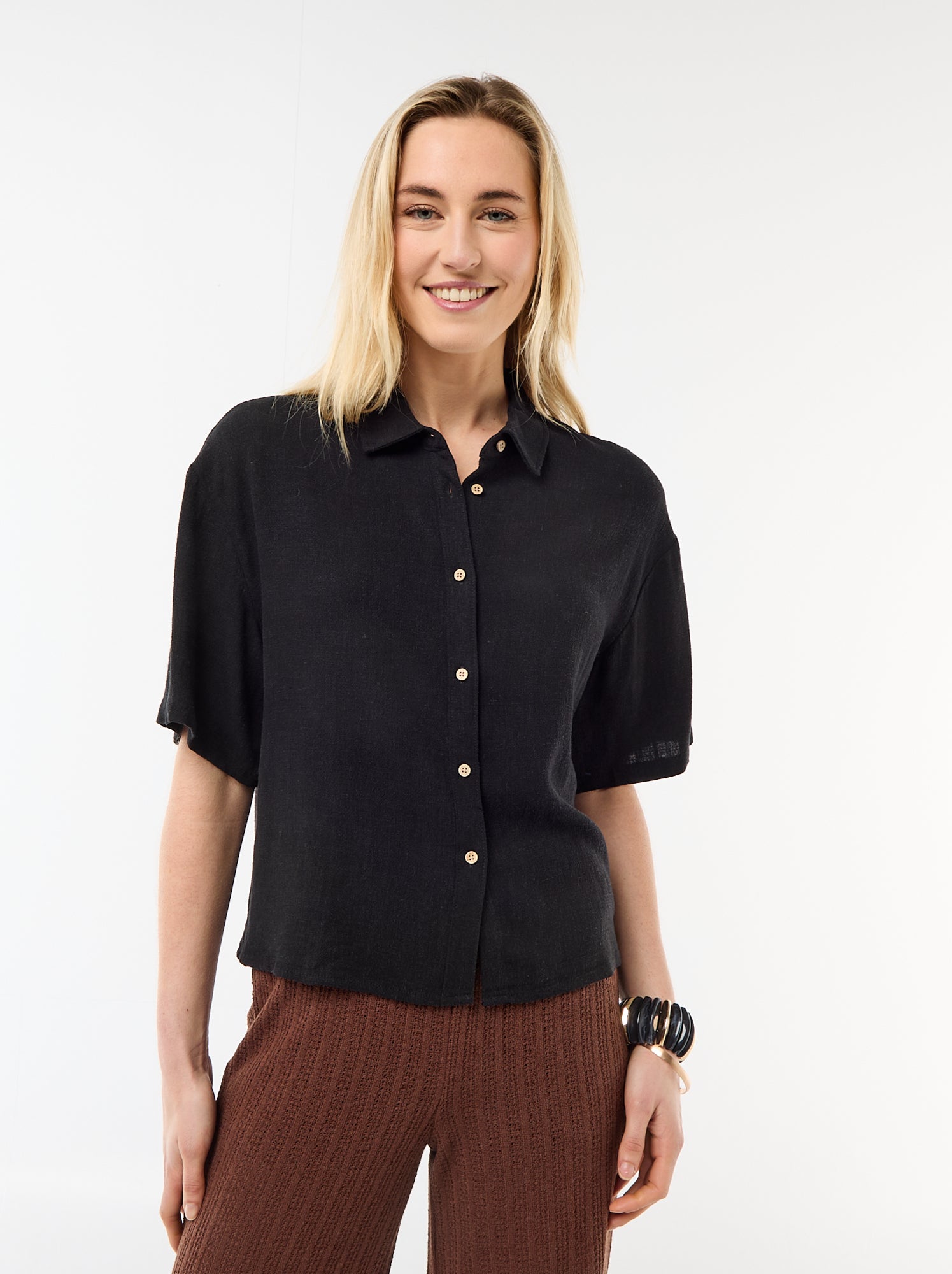 Chemise unie à manches courtes - Noir