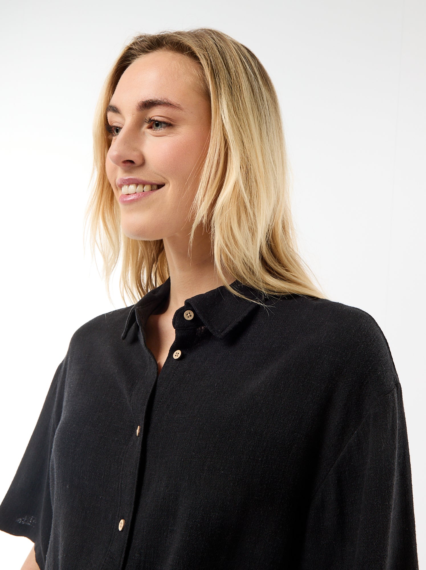 Chemise unie à manches courtes - Noir