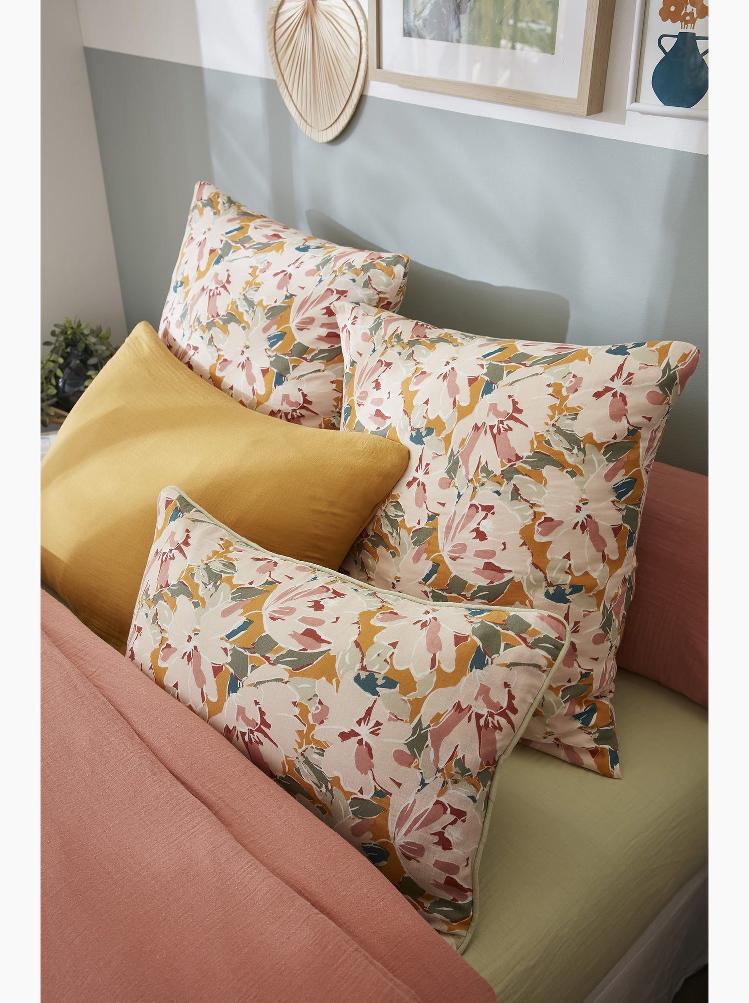 Coussin déhoussable – gaze de coton imprimée clarence - Rose