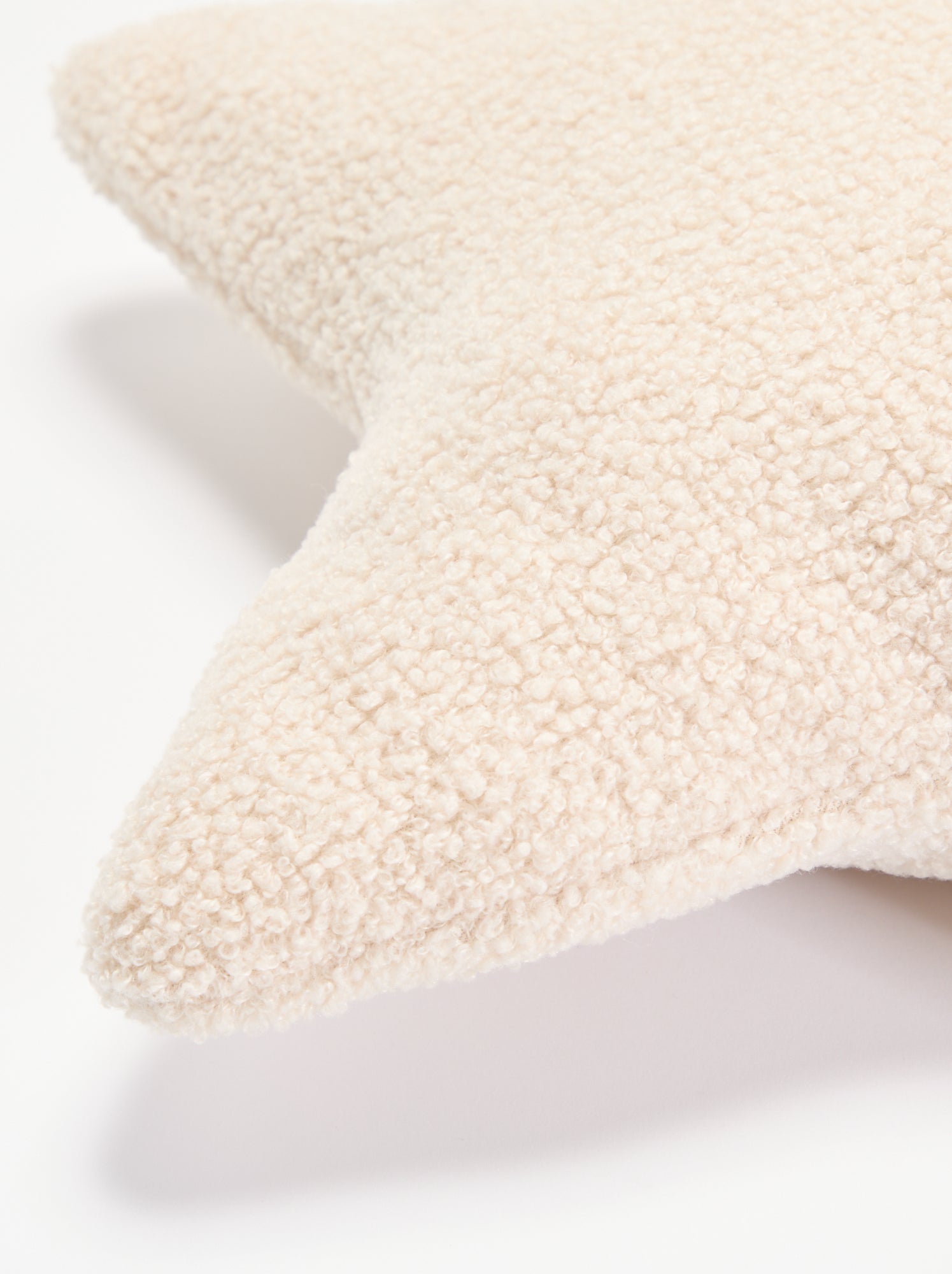 Coussin forme étoile en maille bouclette - Beige