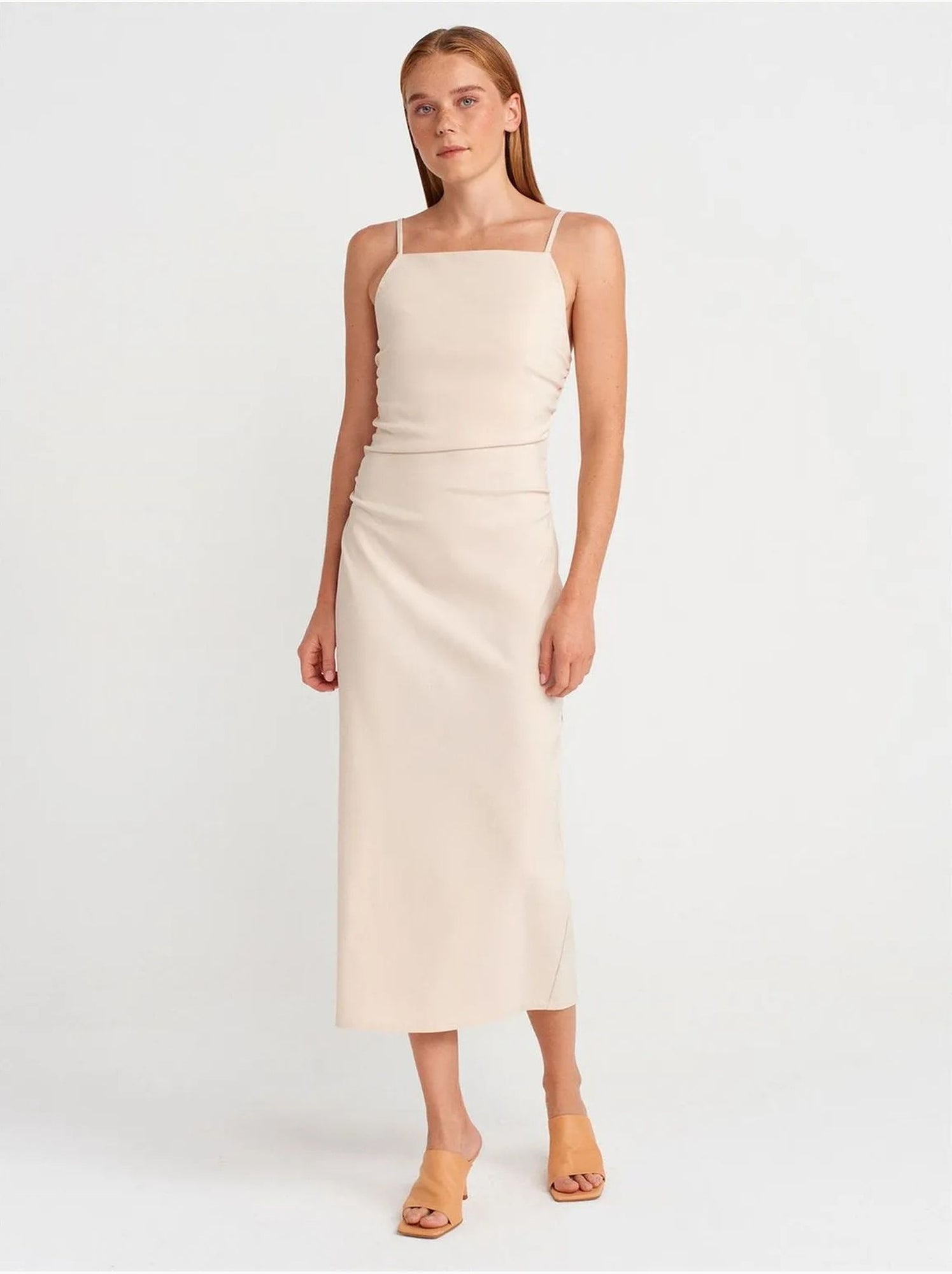 Dilvin robe midi moulante sans manches - Crème