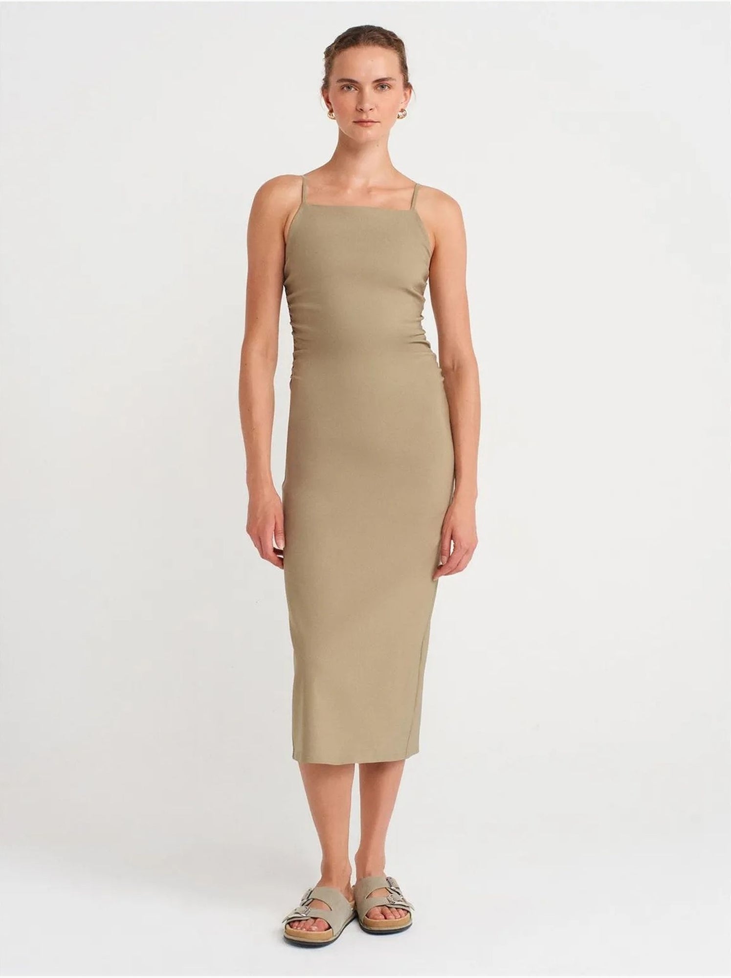Dilvin robe midi moulante sans manches - Kaki