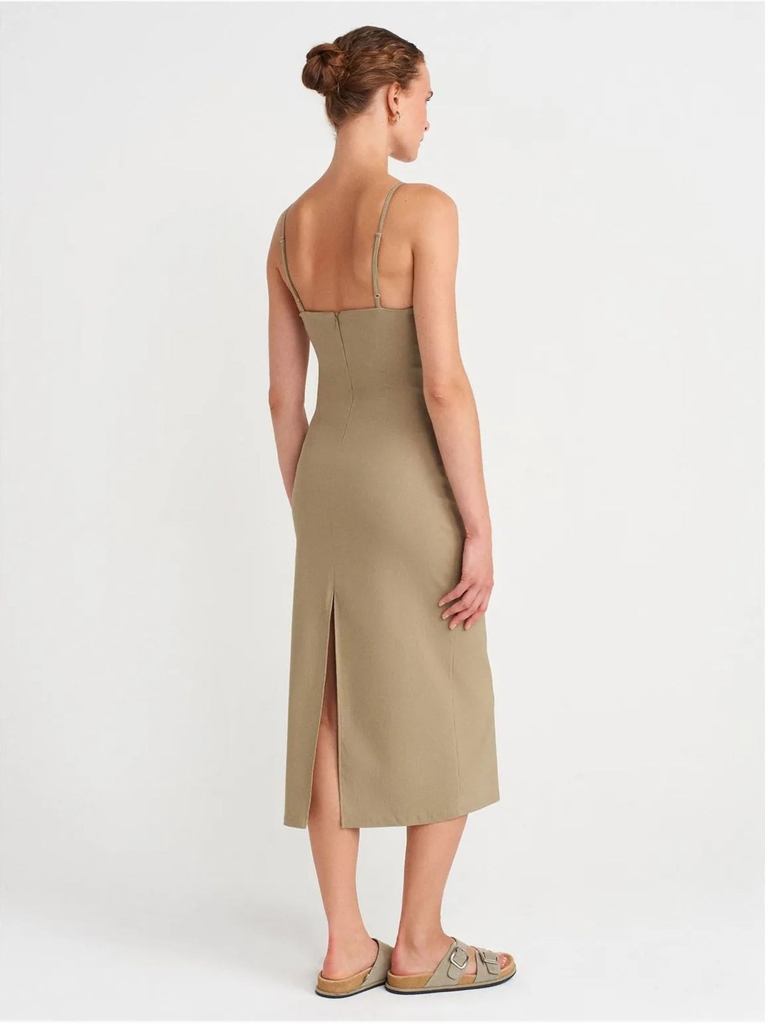 Dilvin robe midi moulante sans manches - Kaki