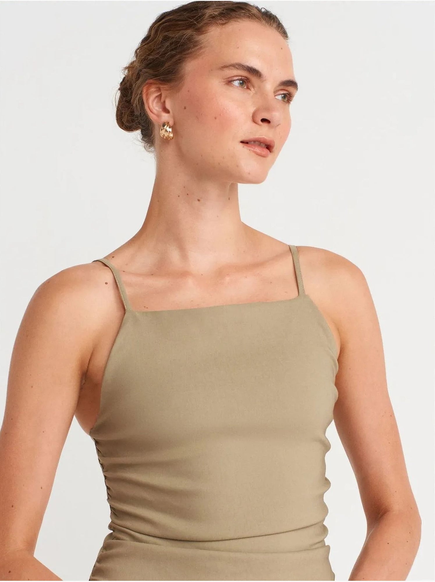 Dilvin robe midi moulante sans manches - Kaki