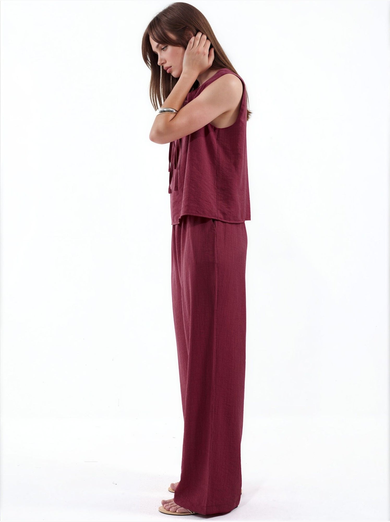 Ensemble blouse en mélange de viscose avec détail à nouer et pantalon à taille élastique - Rouge grenat