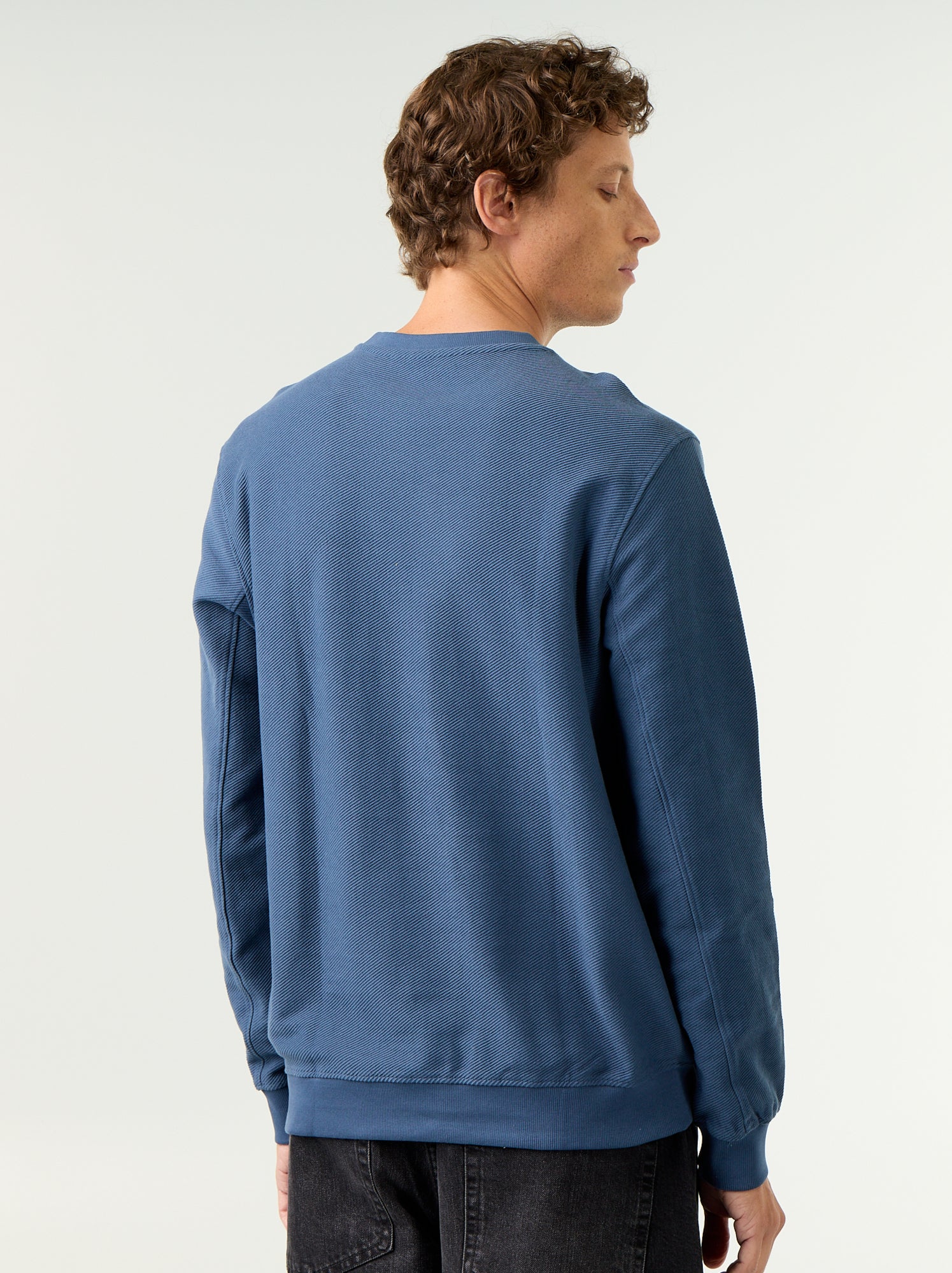Pull en maille fine jauge côtelée - Bleu