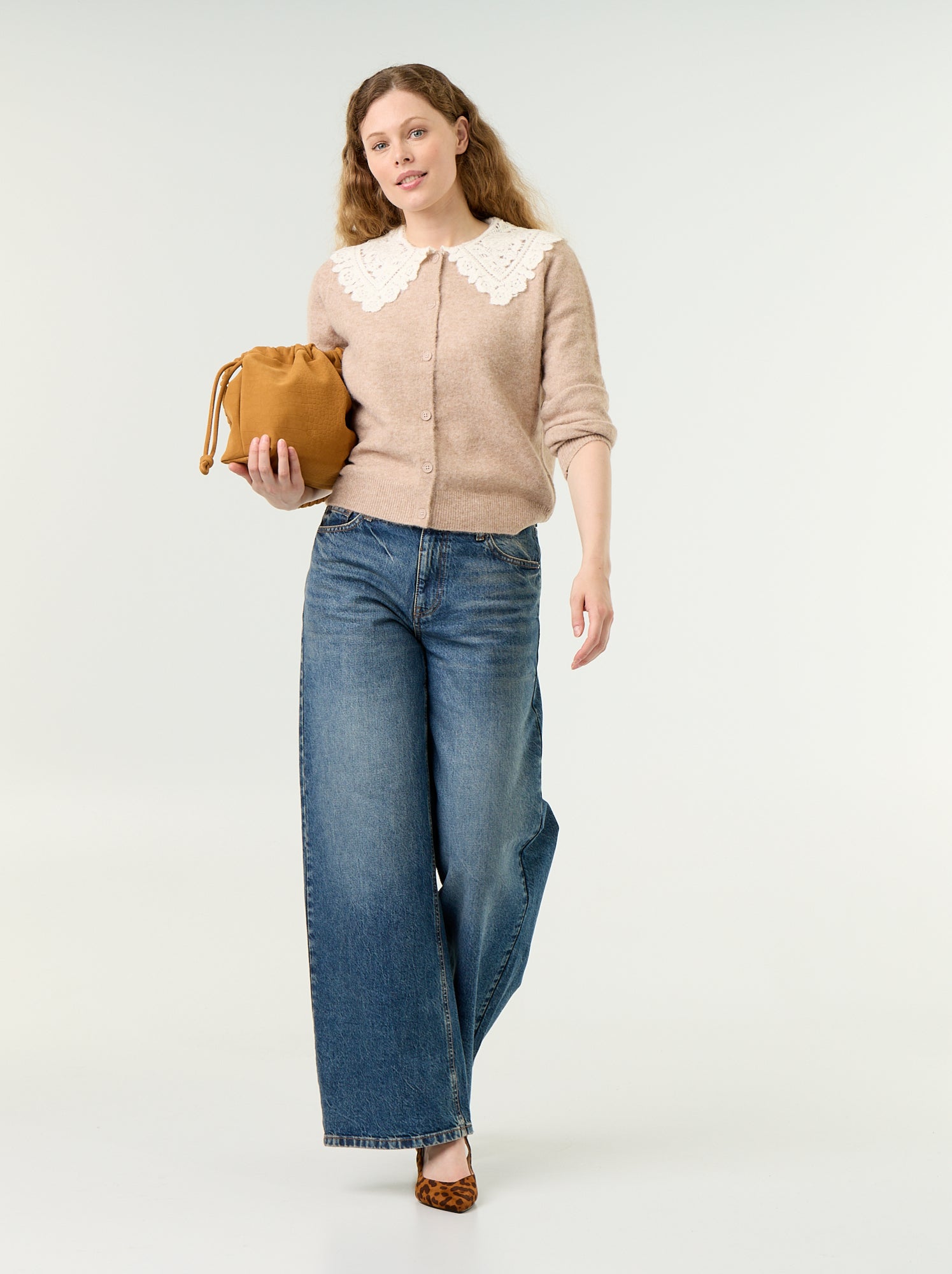 Gilet boutonné avec col claudine - Beige