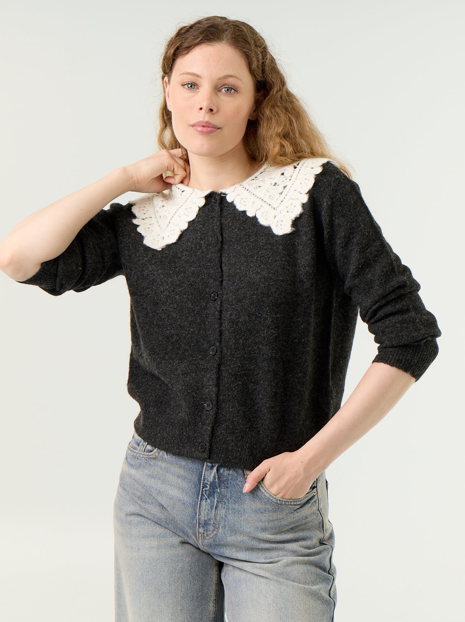 Gilet boutonné avec col claudine - Gris