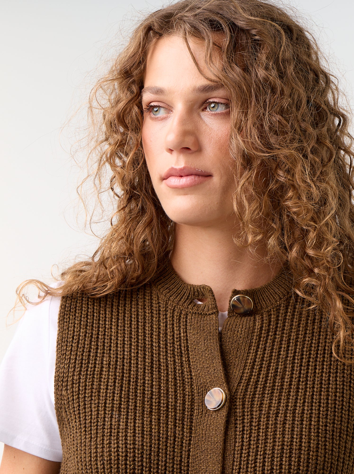 Gilet col rond en maille grosse jauge sans manches - Marron