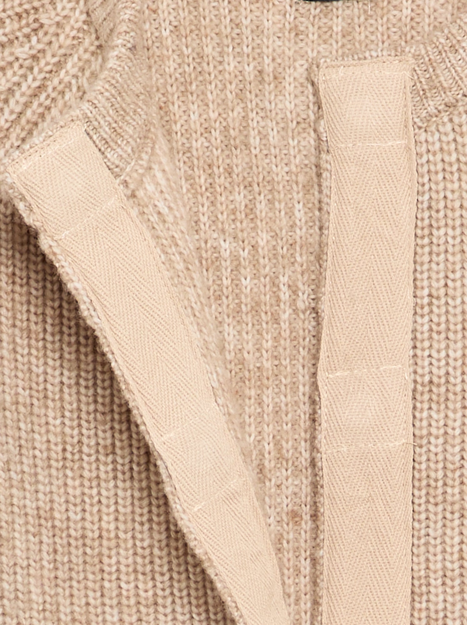 Gilet en maille chaude - collection facile à enfiler - Beige
