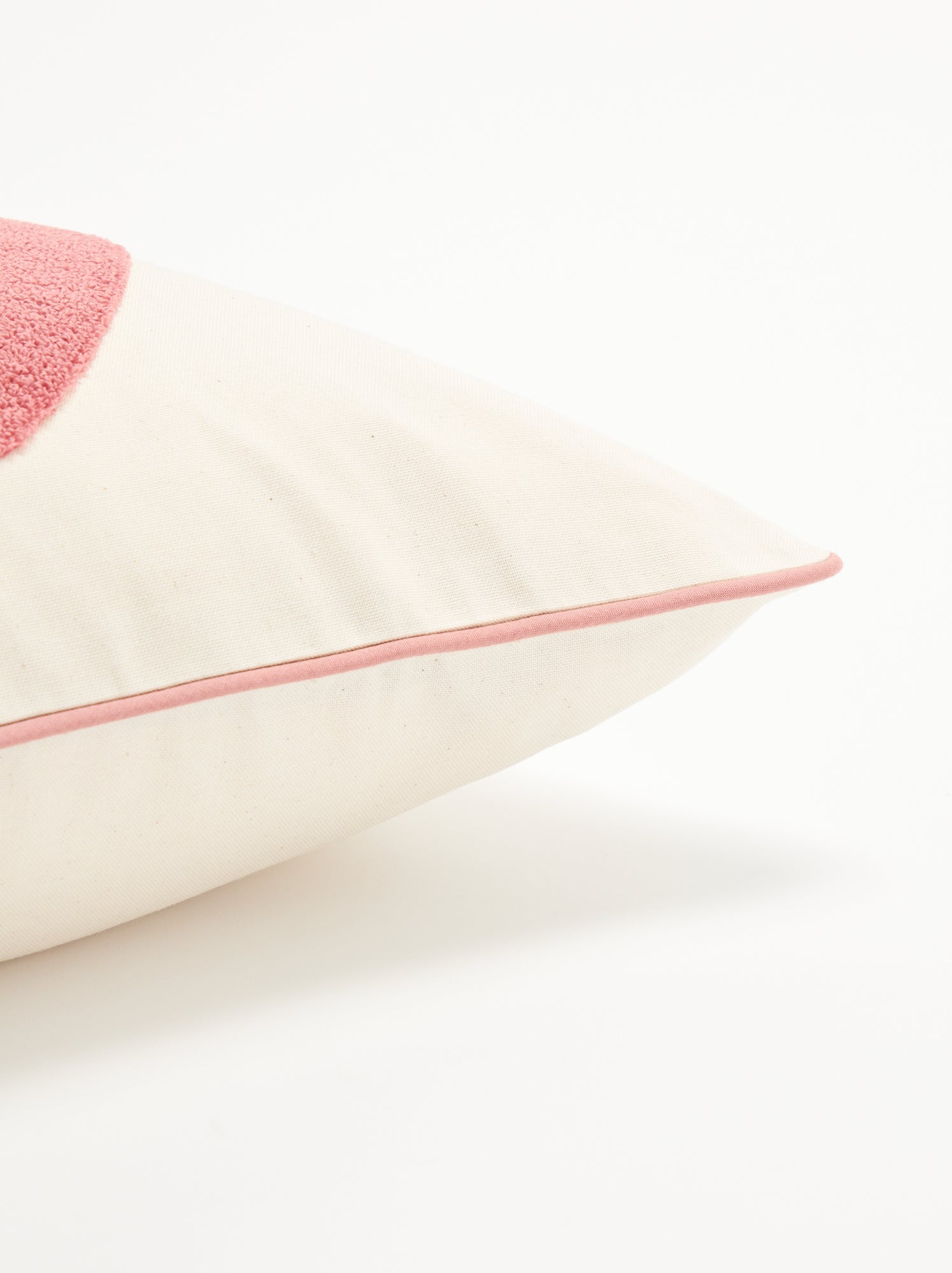 Housse de coussin carrée avec motif 'cœur' - Rose