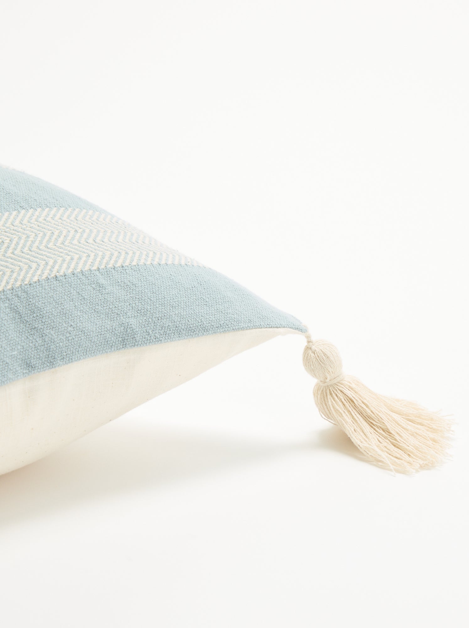 Housse de coussin carrée avec pompons - Bleu