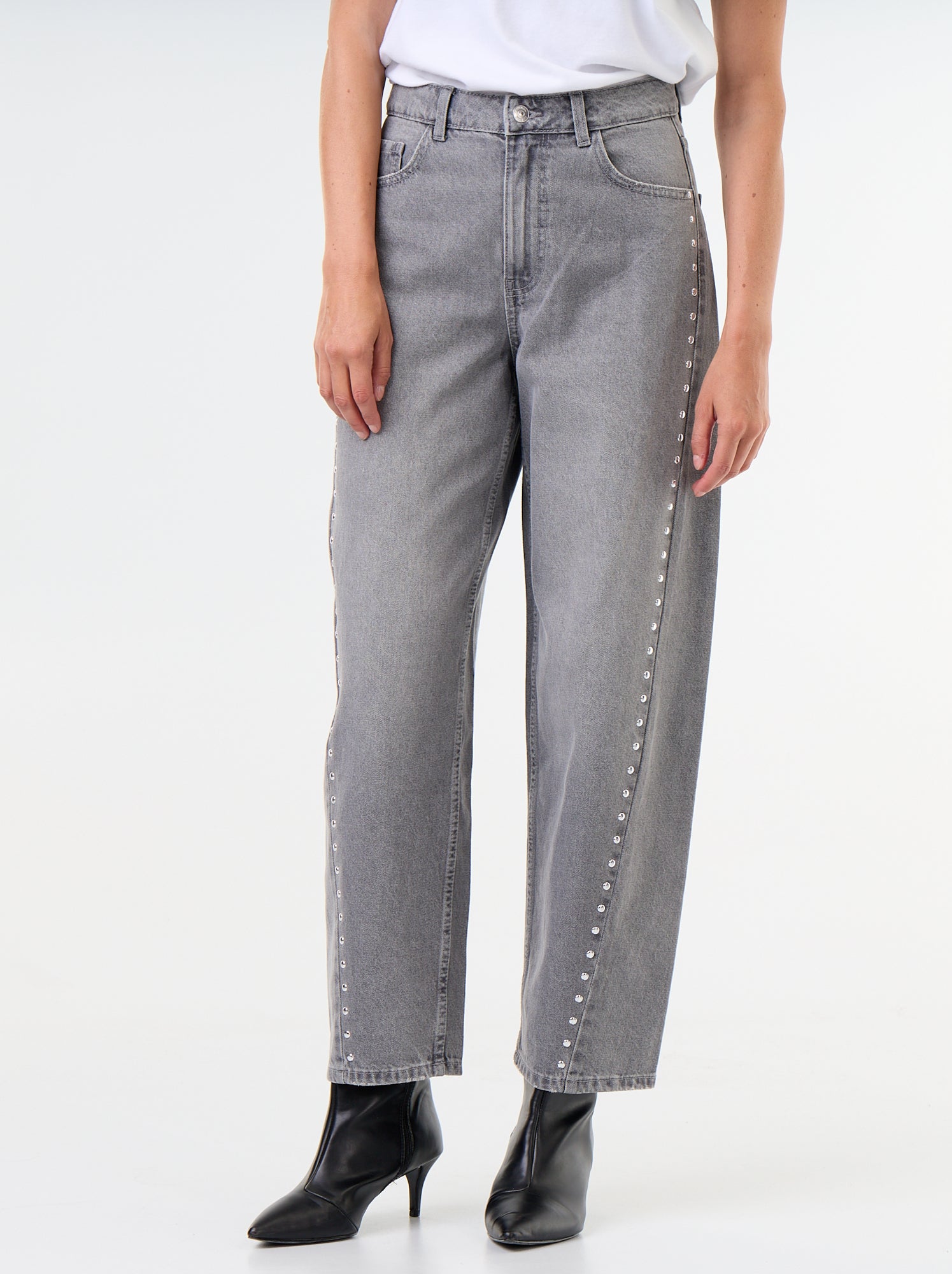 Jean coupe large avec clous fantaisies - Gris