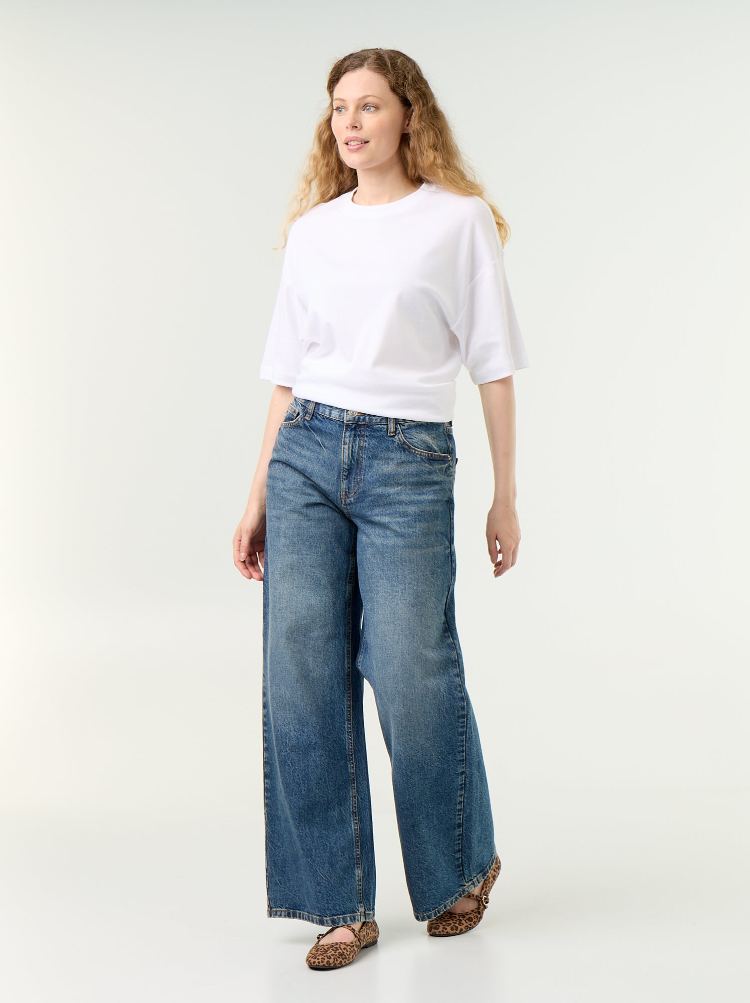Jean wide leg avec étoiles brodées sur poches arrières - Bleu (GKD60_2)