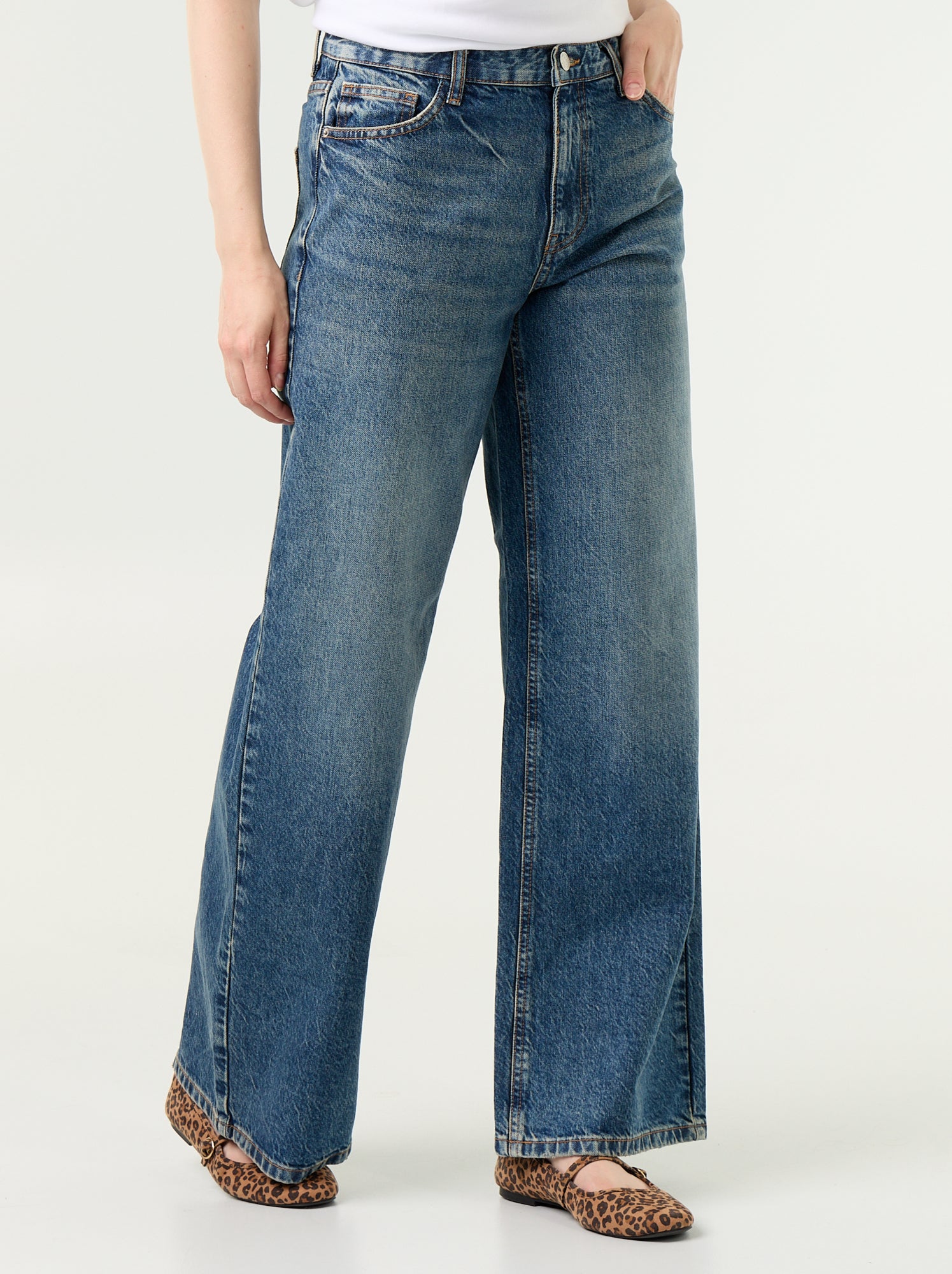 Jean wide leg avec étoiles brodées sur poches arrières - Bleu (GKD60_2)