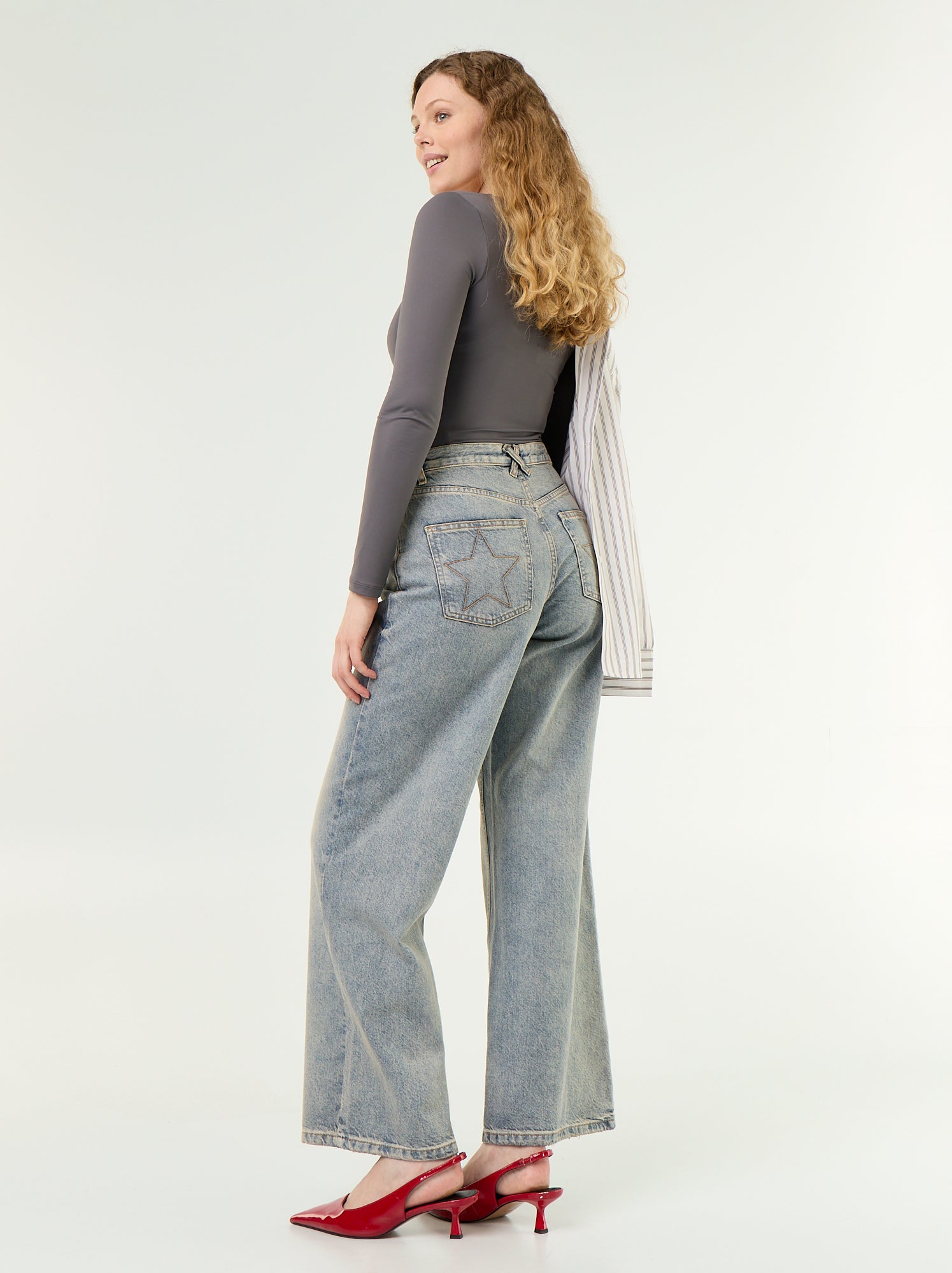 Jean wide leg avec étoiles brodées sur poches arrières - Bleu (GKD60_3)