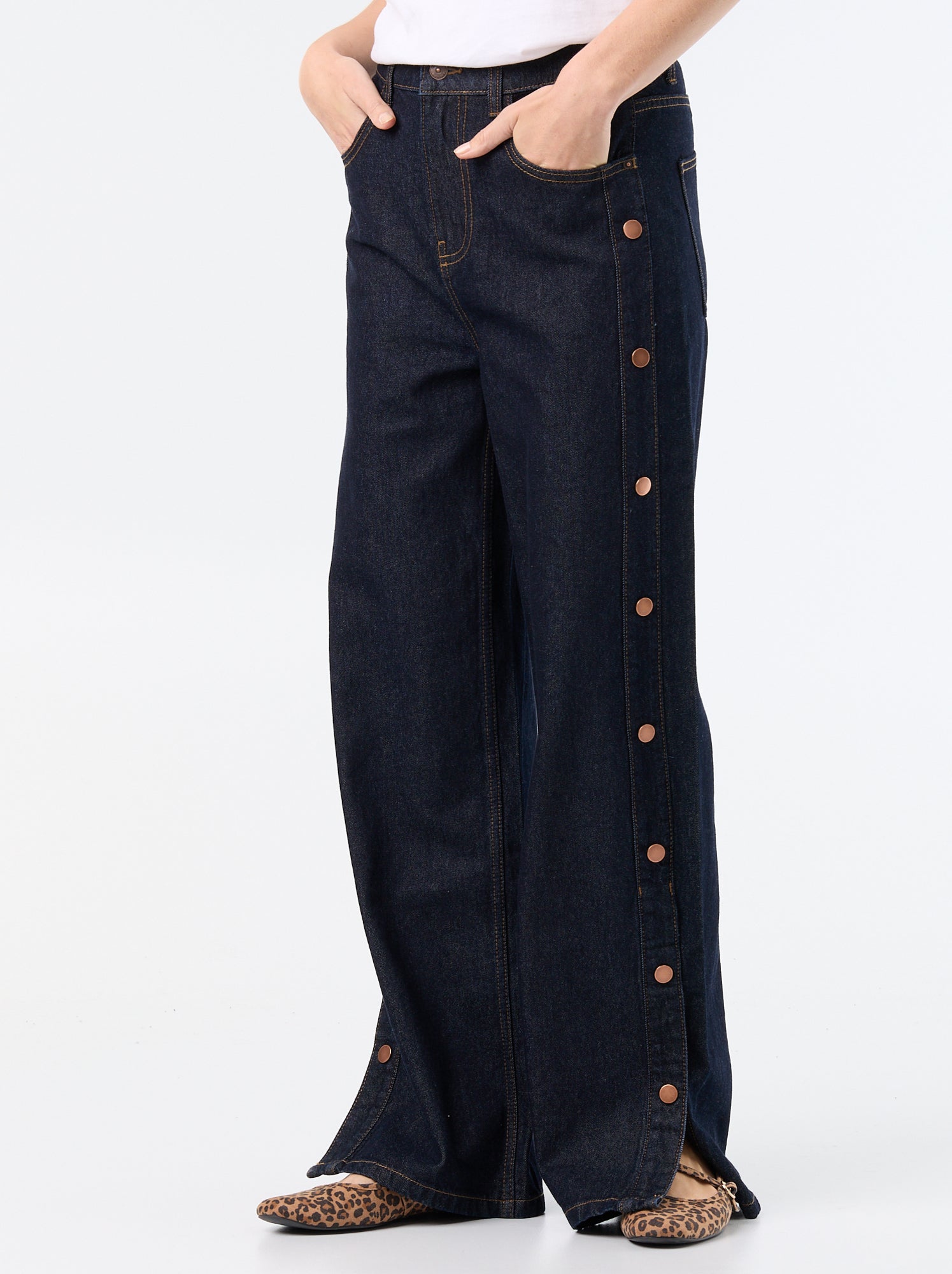 Jean wide leg / coupe large avec pressions factices sur les côtés - Bleu (GJM39_2)