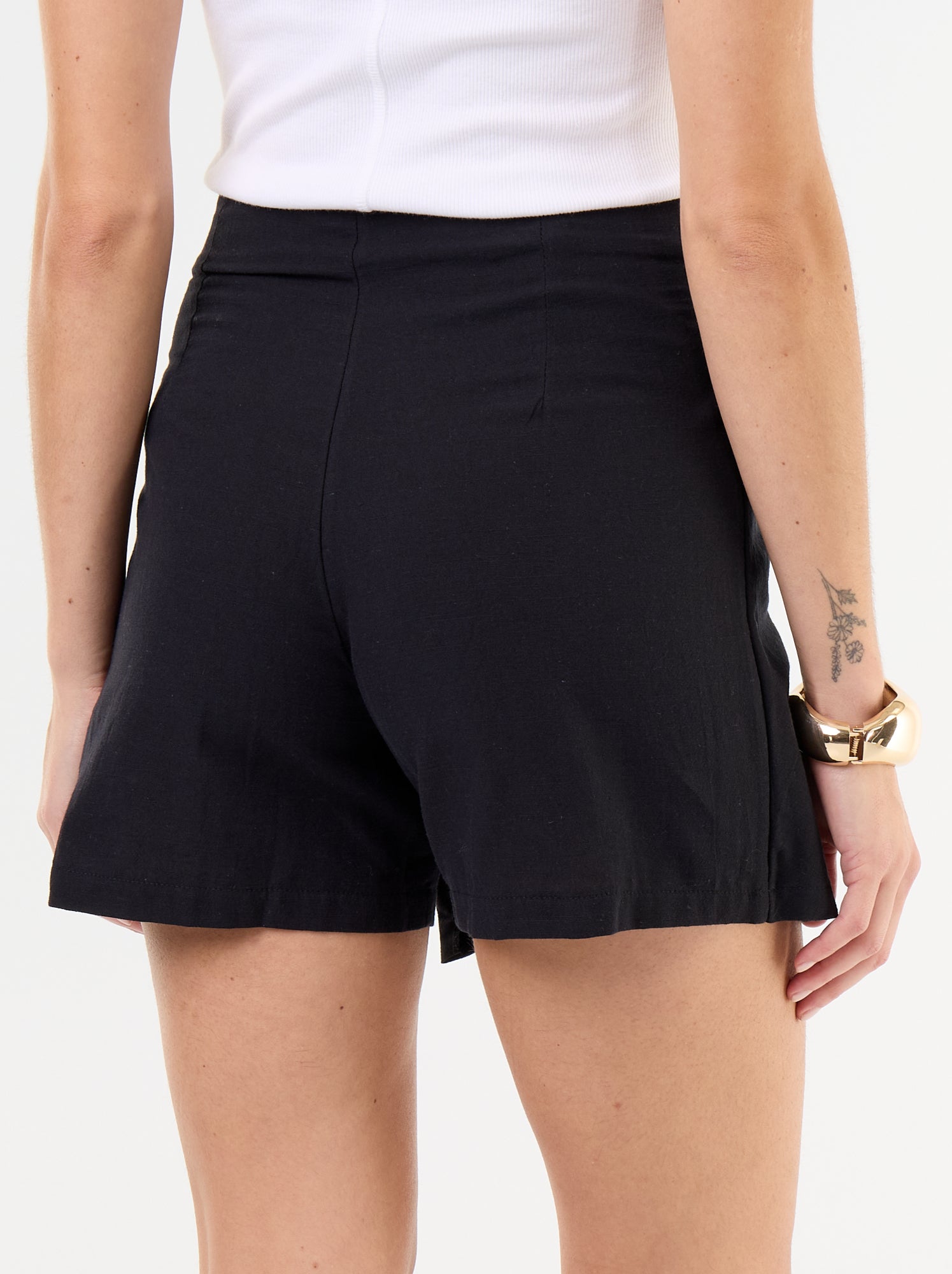 Jupe short léger avec ceinture à nouer - Noir
