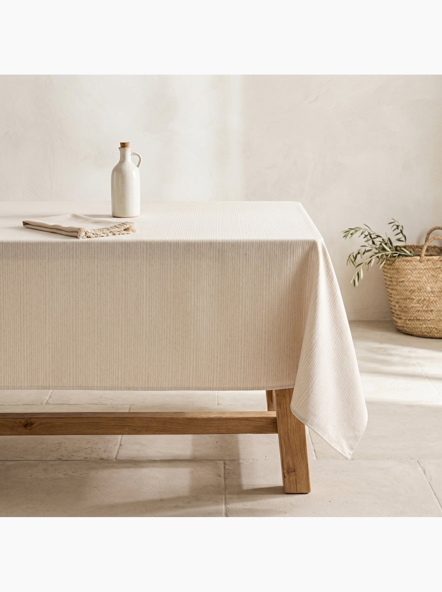 Nappe antitache avec tissu texturé à fines rayures - Gamusi. - Beige