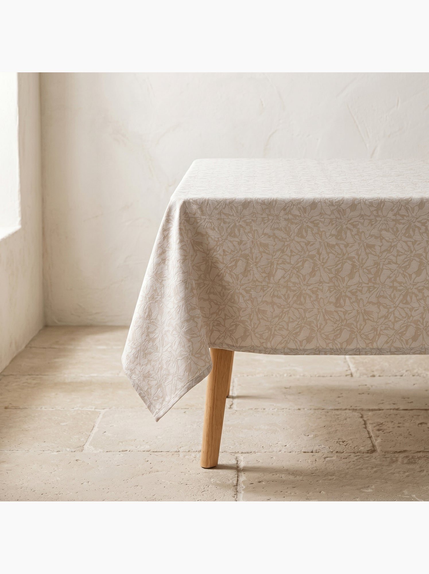 Nappe antitache avec tissu texturé floral - Gamusi. - Ocre