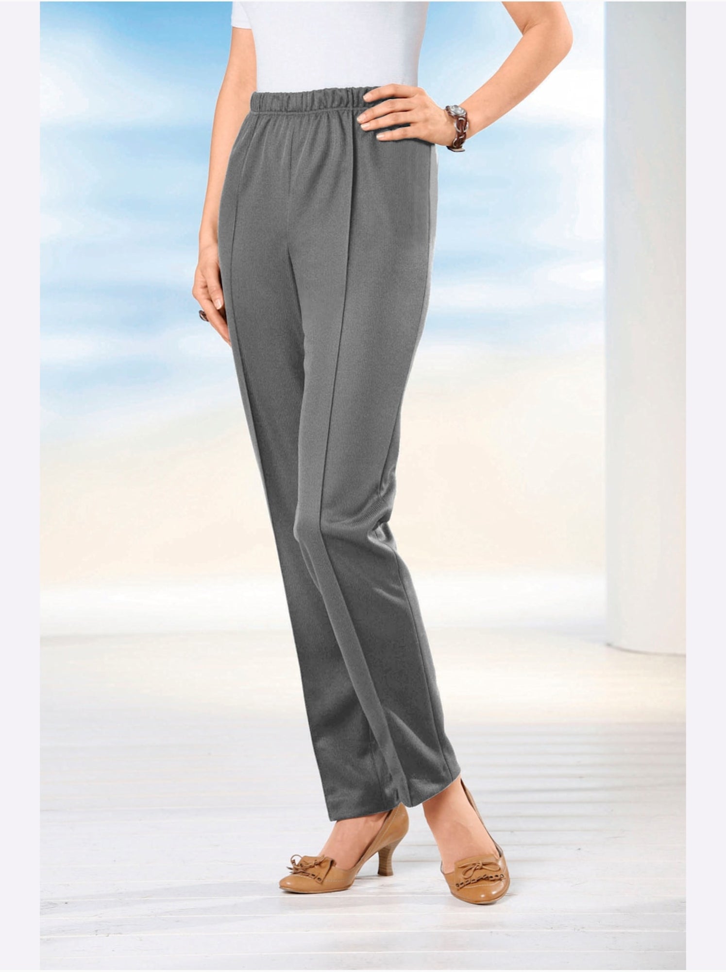 Pantalon à ceinture élastique avec plis et structure côtelée - taille standard - moda vilona - Gris