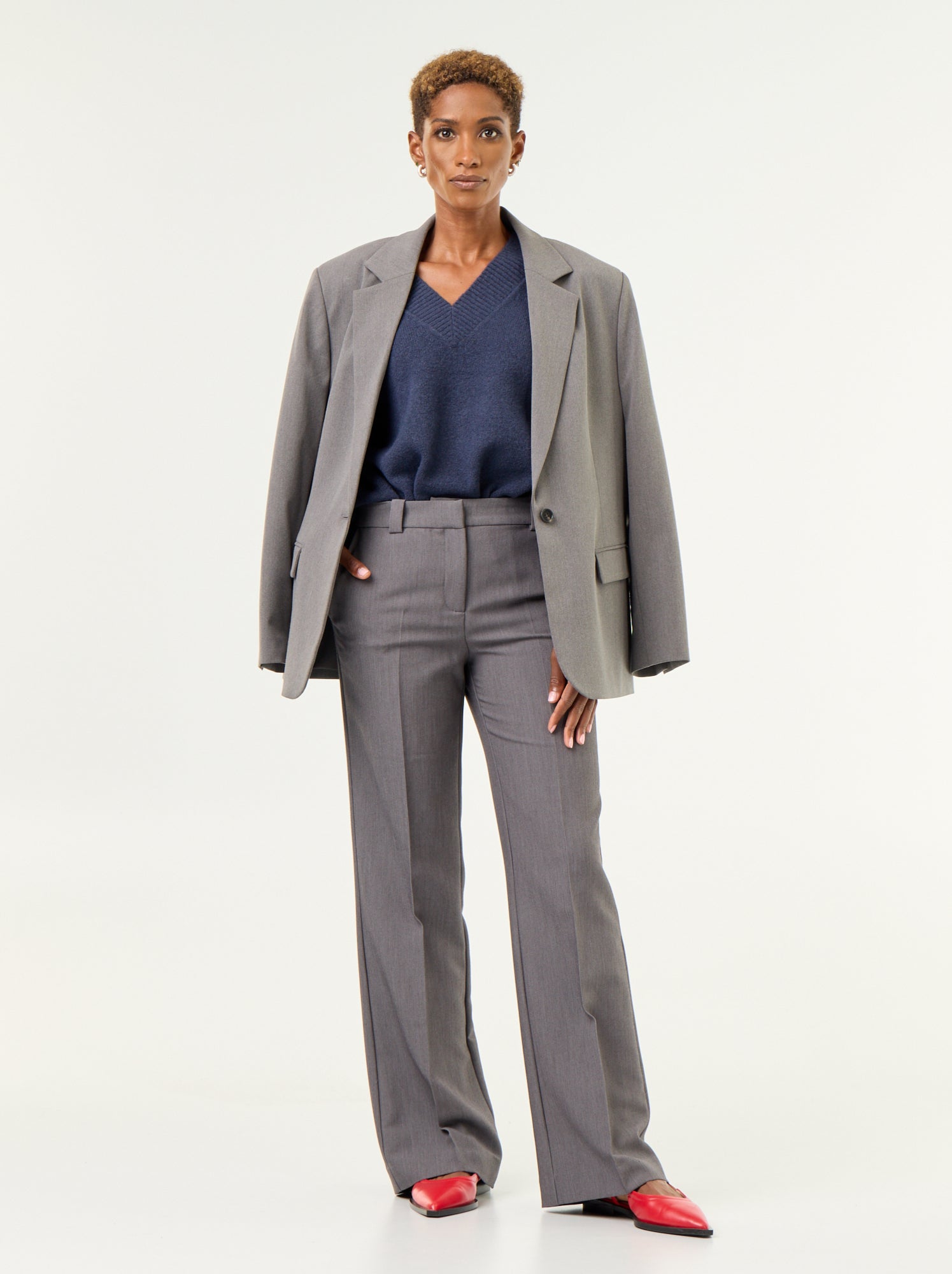 Pantalon droit avec taille ceinturée - Gris