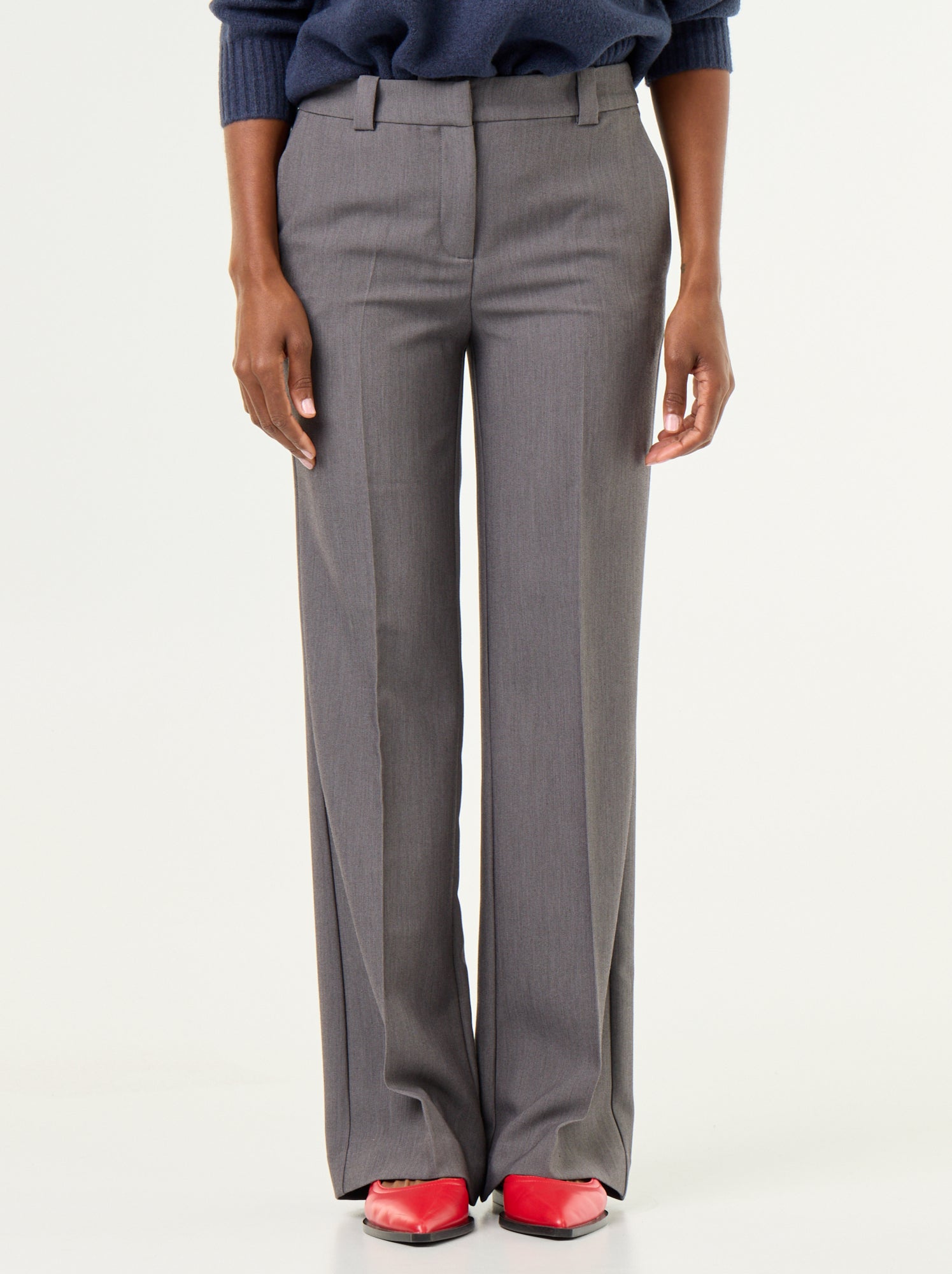 Pantalon droit avec taille ceinturée - Gris