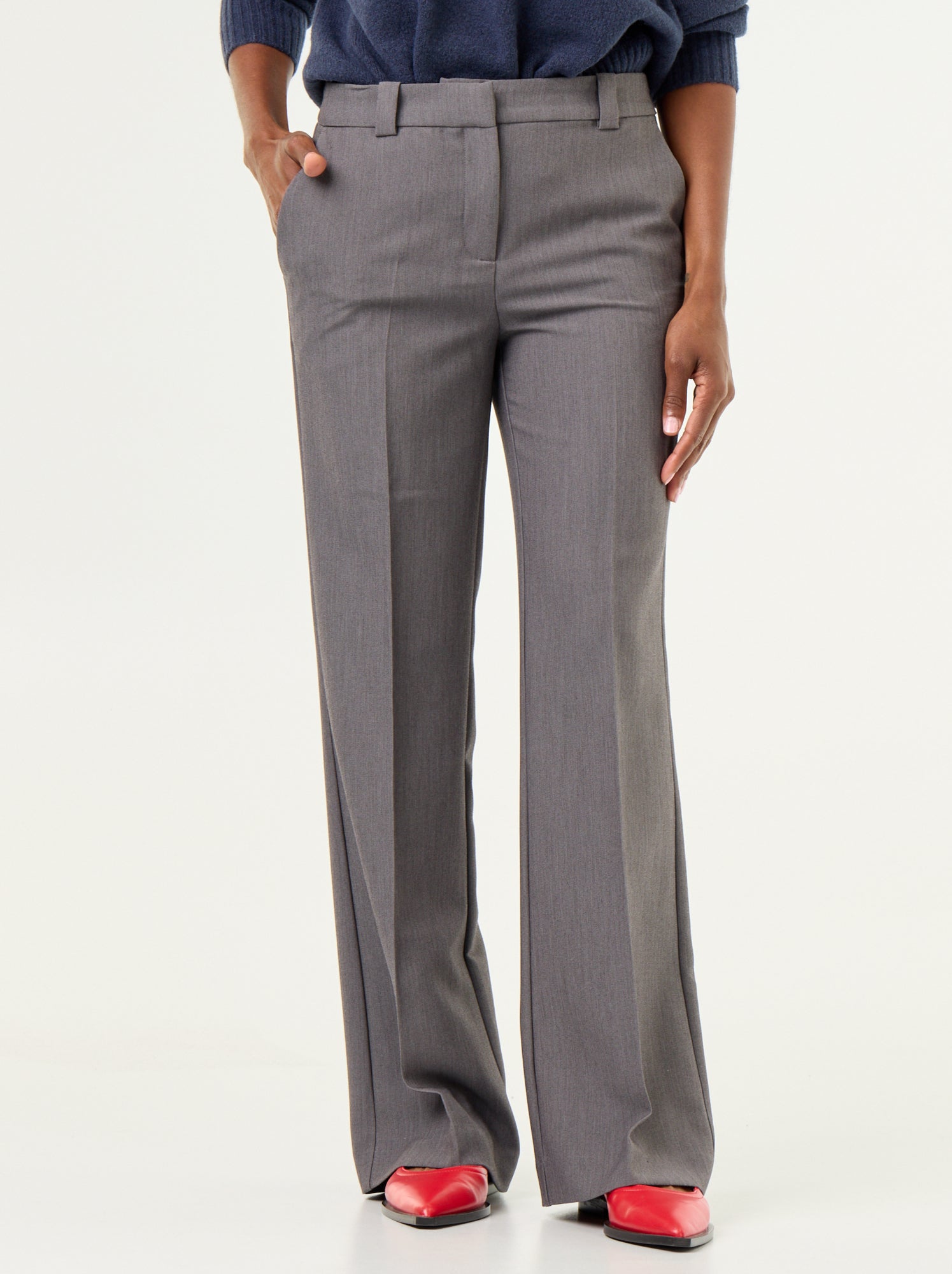 Pantalon droit avec taille ceinturée - Gris