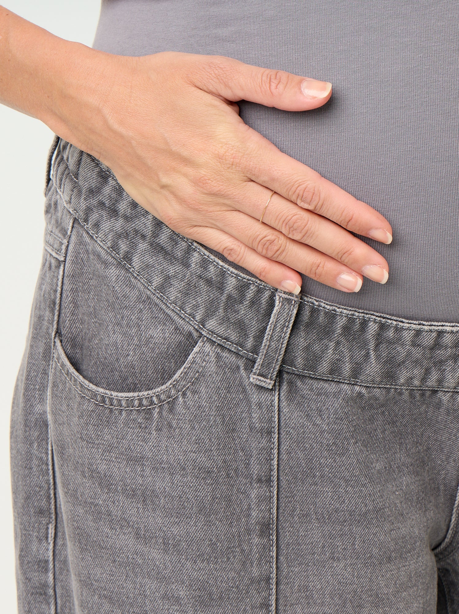 Pantalon en denim de maternité coupe barrel - Gris