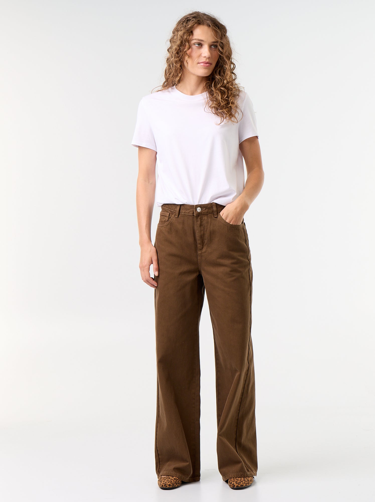 Pantalon en twill taille haute coupe wide leg - Marron (GBL73_1)