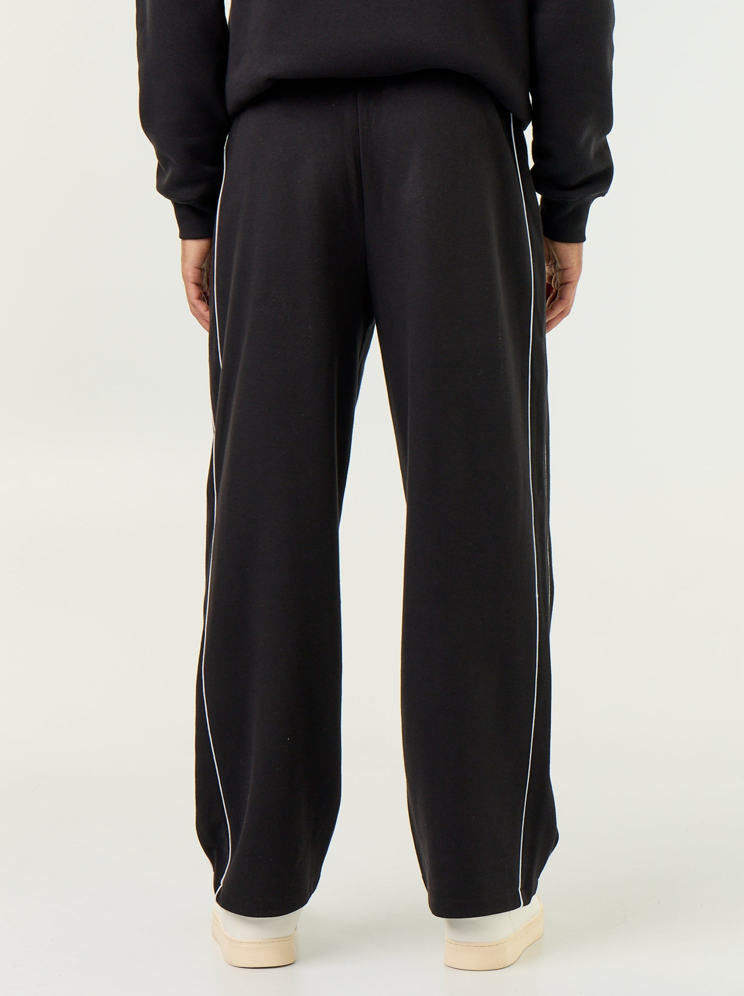 Pantalon jogging avec liserés - Noir (GBN67_2)