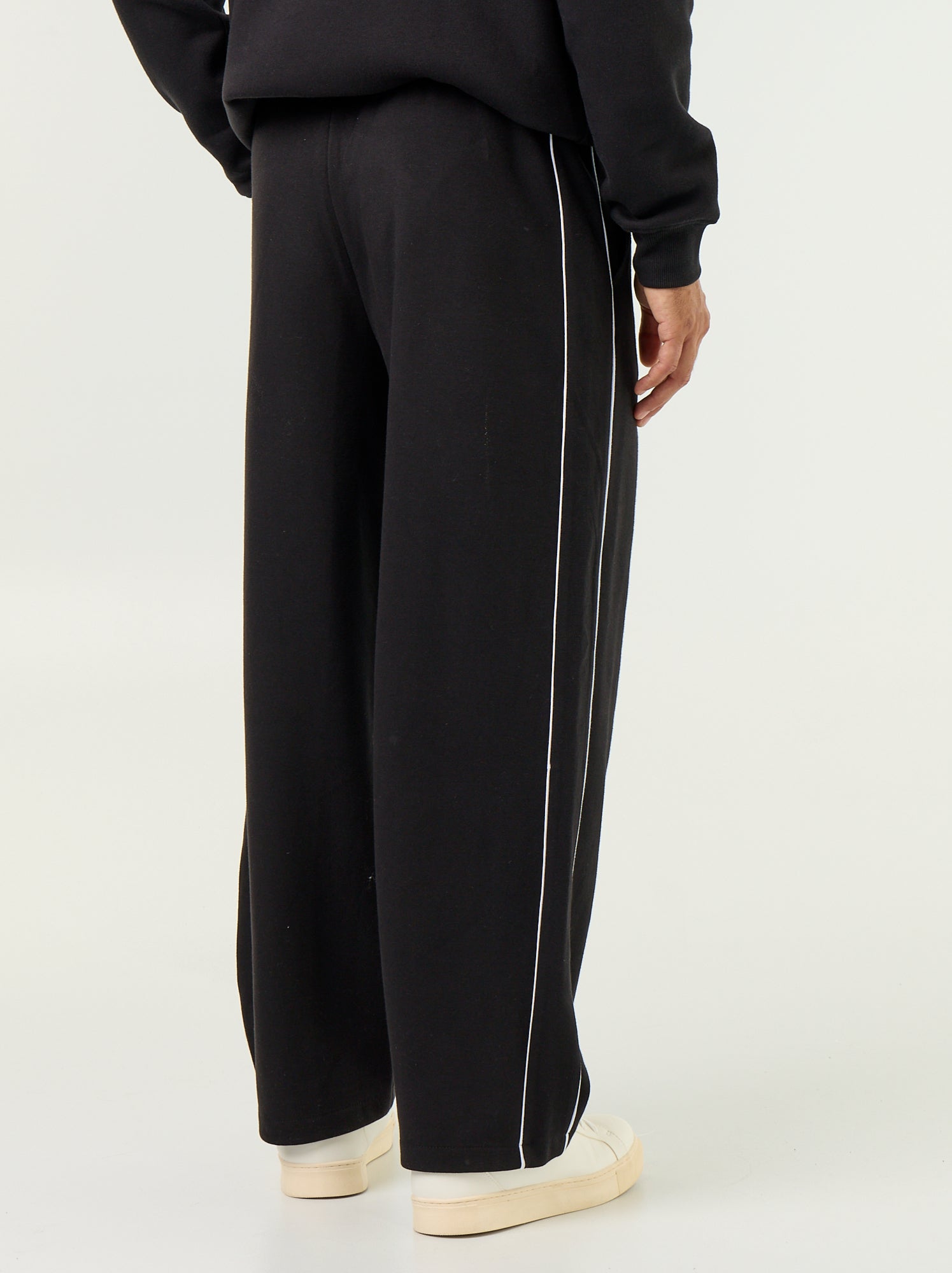Pantalon jogging avec liserés - Noir (GBN67_2)