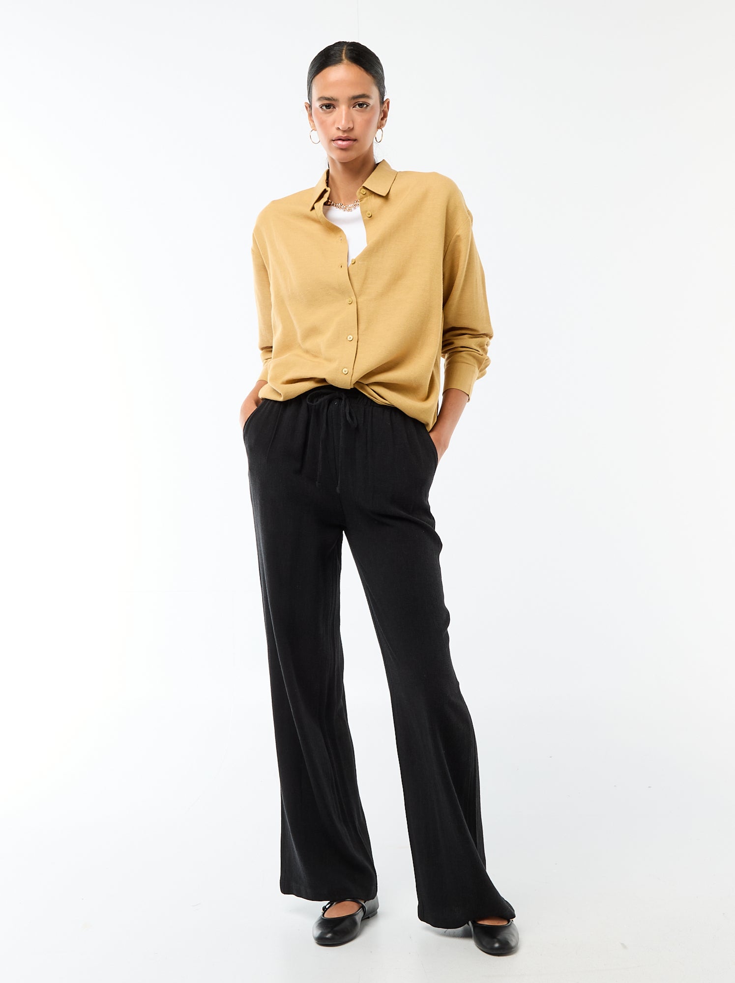 Pantalon léger femme à coupe large avec taille élastiquée - Noir