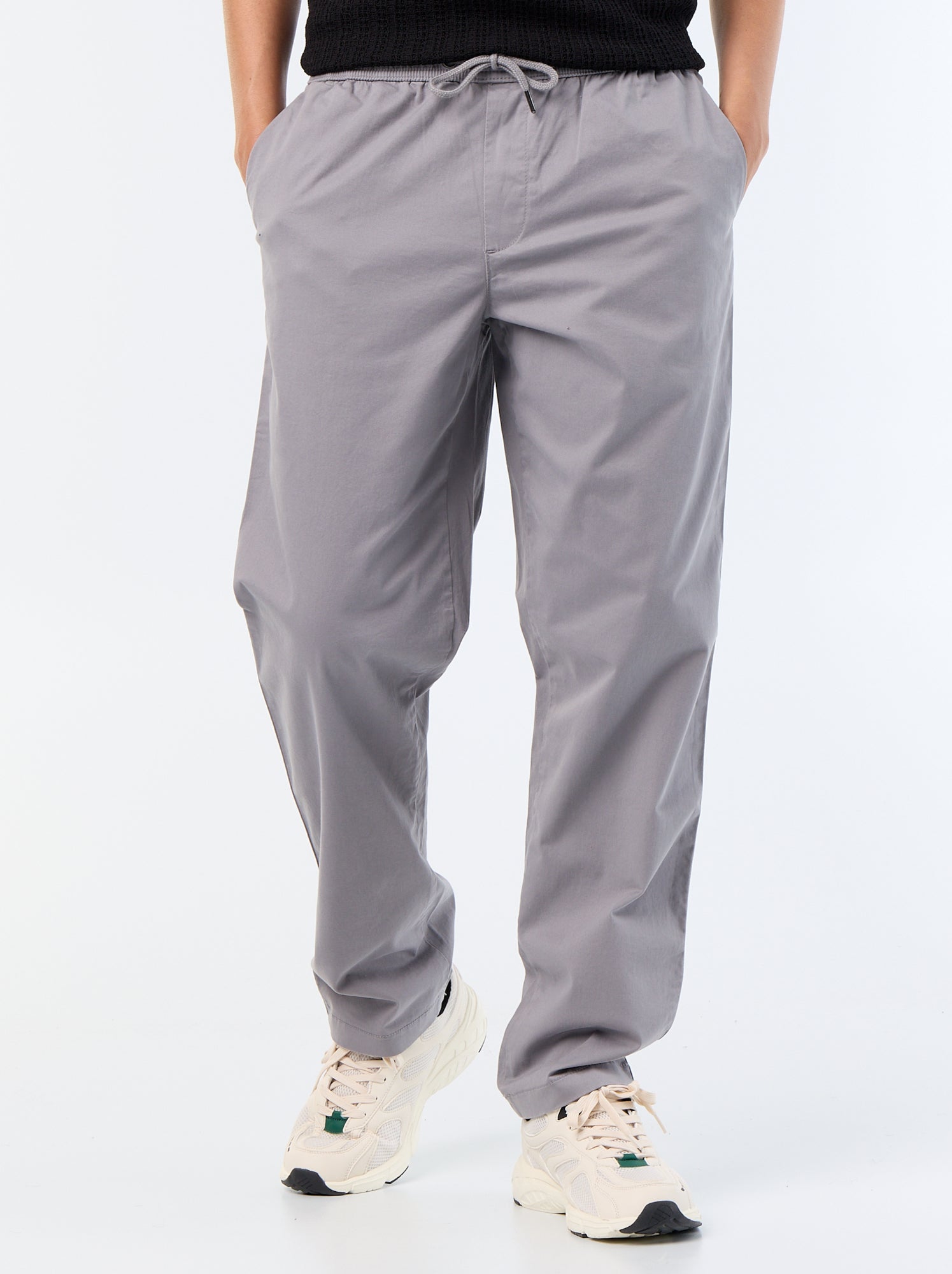 Pantalon matière effet peau de pêche - Gris