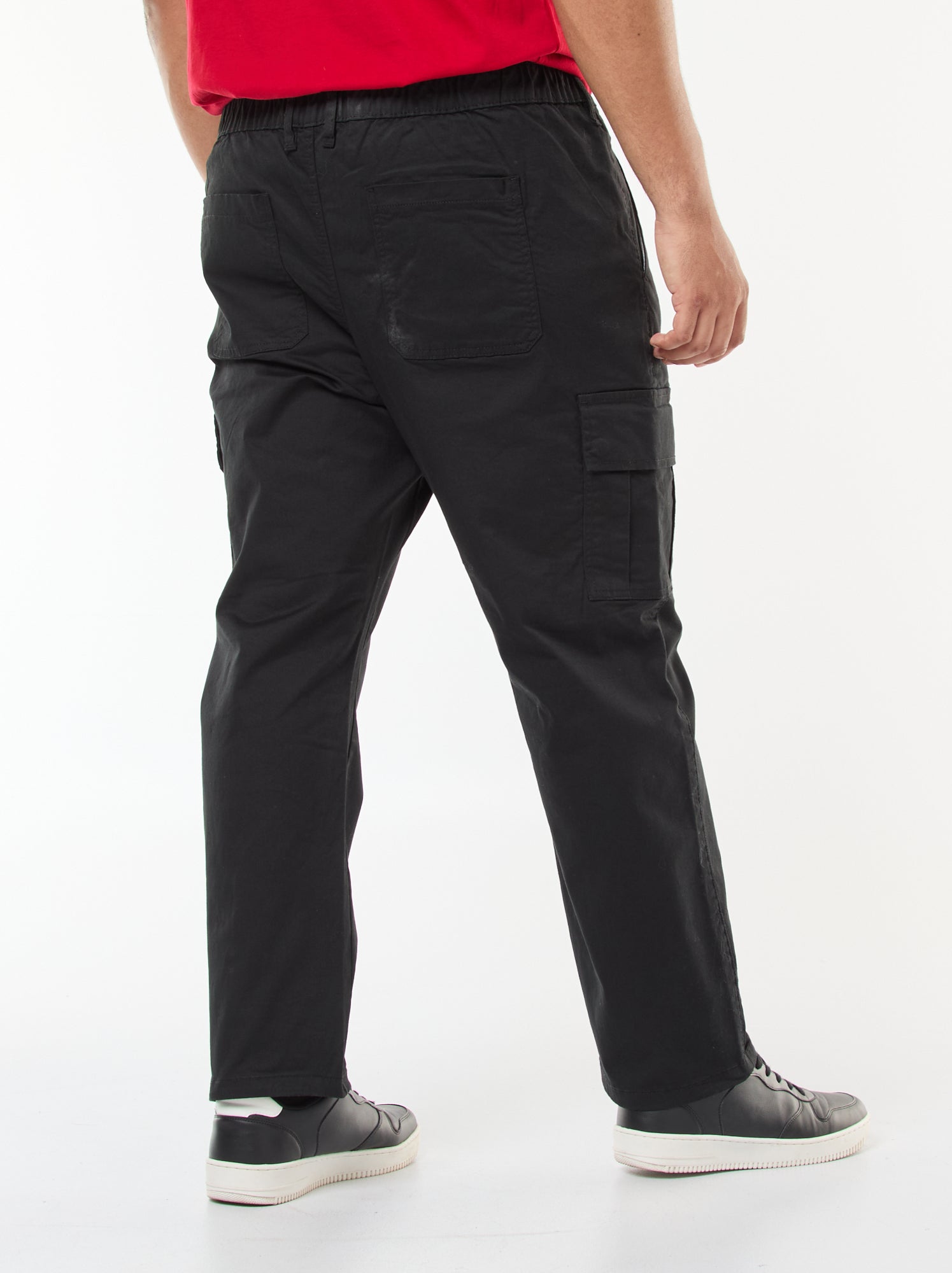 Pantalon multipoches uni avec passant pour ceinture - Noir